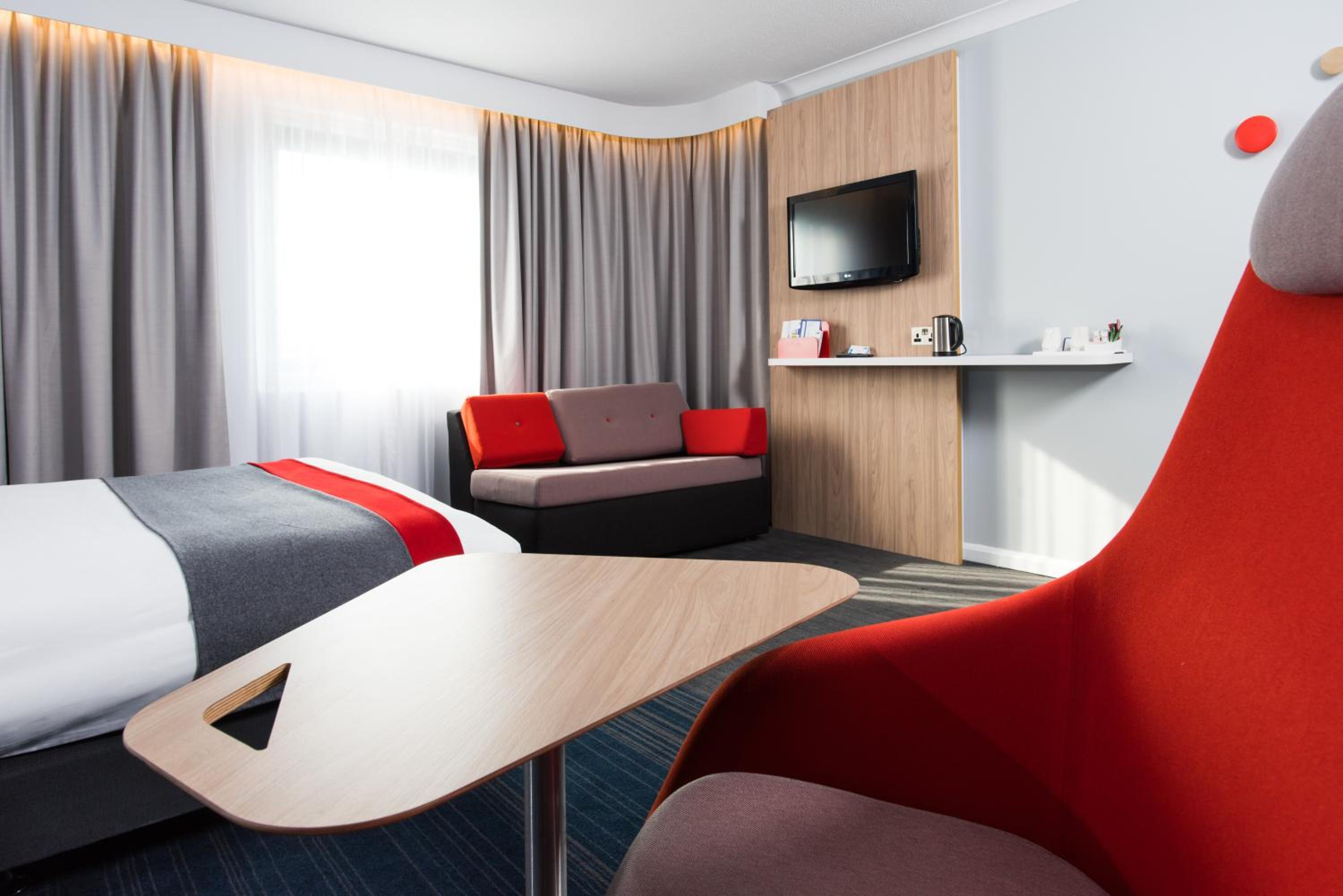 Double Room with Free Hot Breakfast - Accessible photo 2