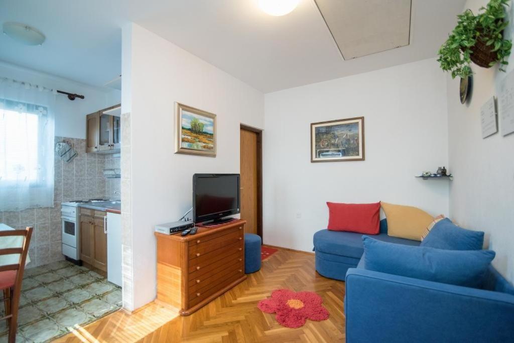 One Bedroom Apartment with Balcony photo 1