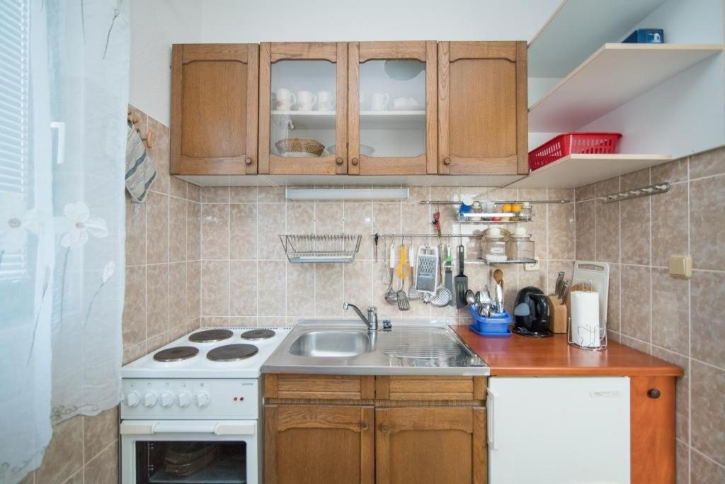 One Bedroom Apartment with Balcony photo 3