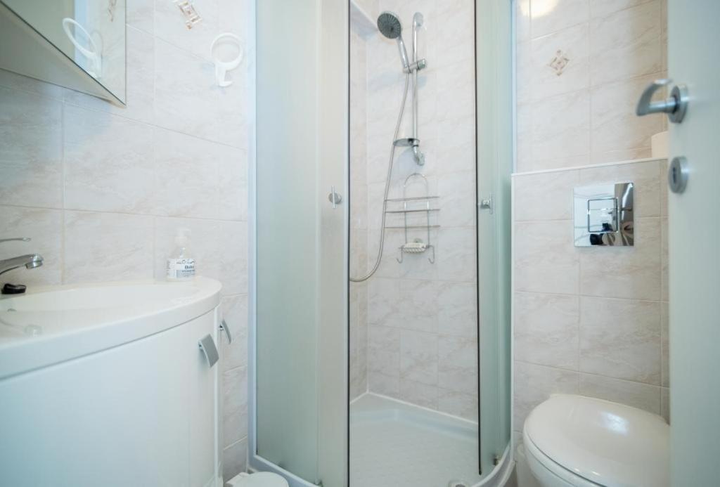 One Bedroom Apartment with Terrace photo 3