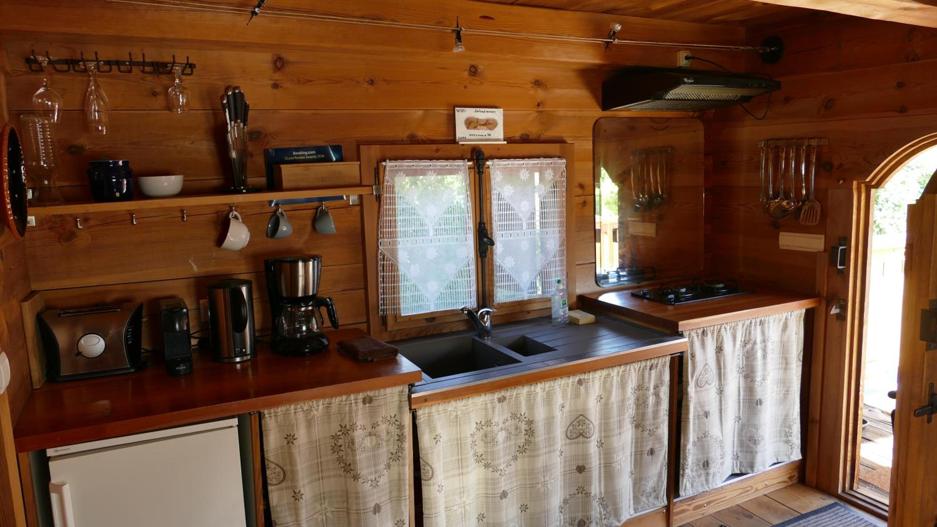 One-Bedroom Chalet - Photo 16