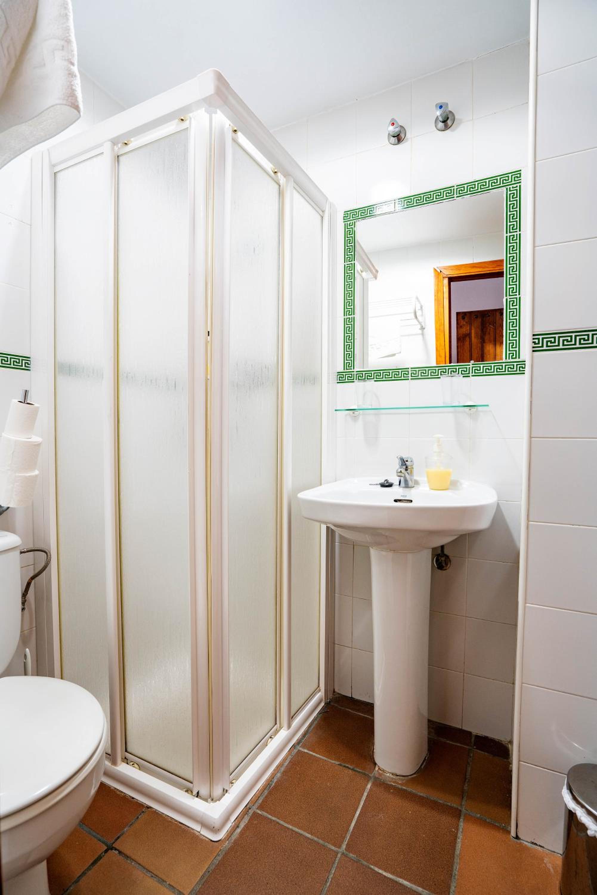 Budget Double Room photo 2