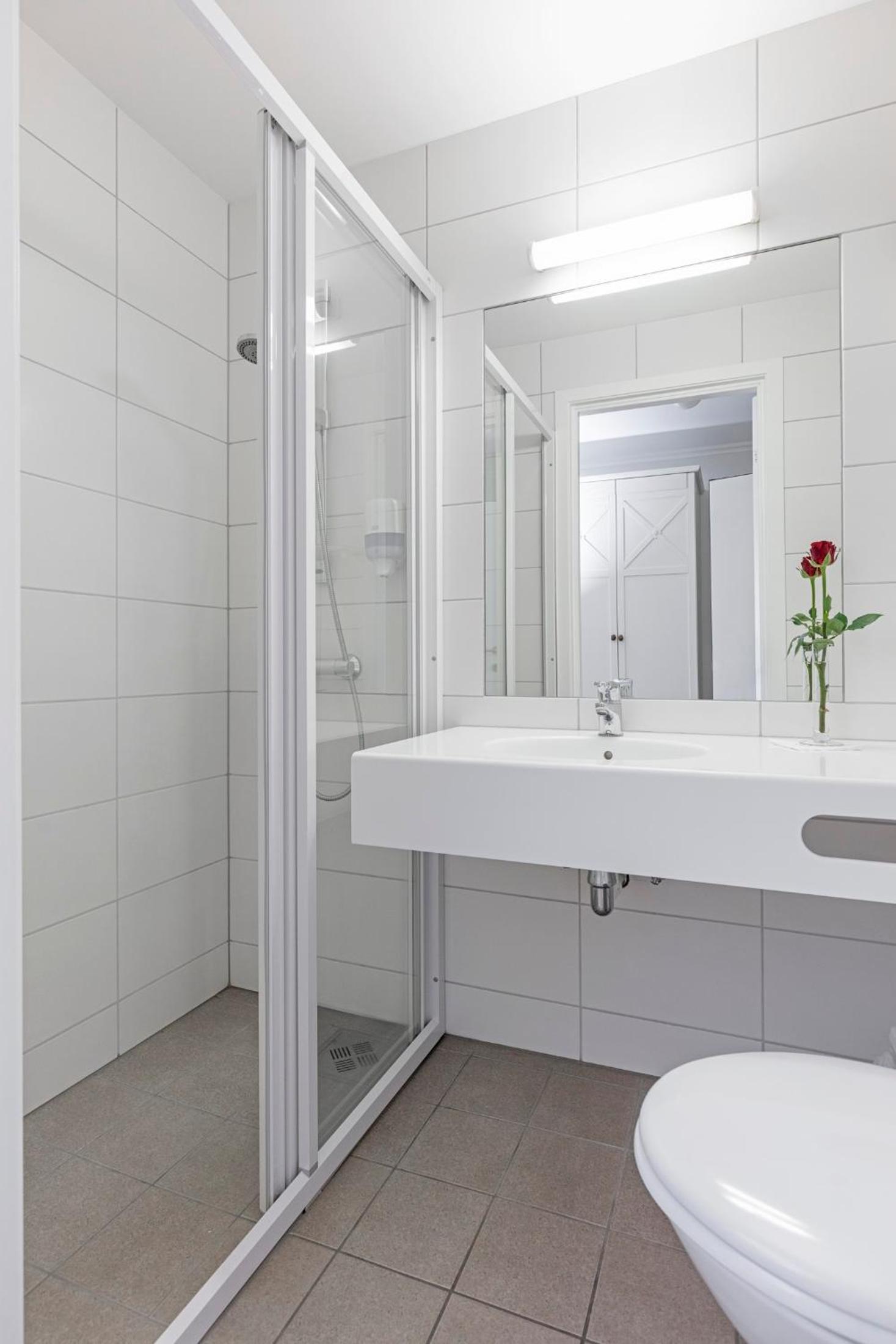 Twin room with balcony and fjord view photo 3