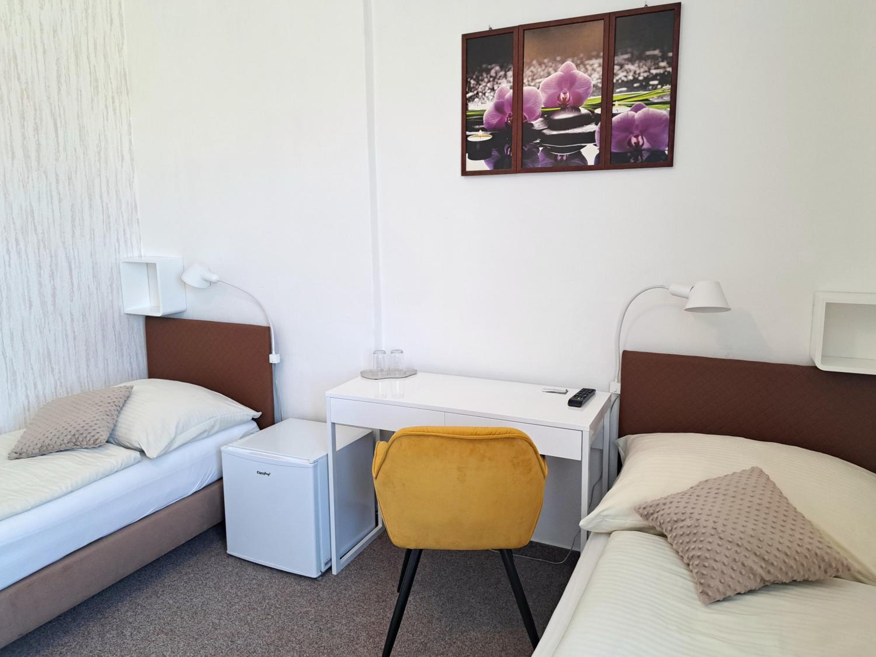 Standard Twin Room photo 3