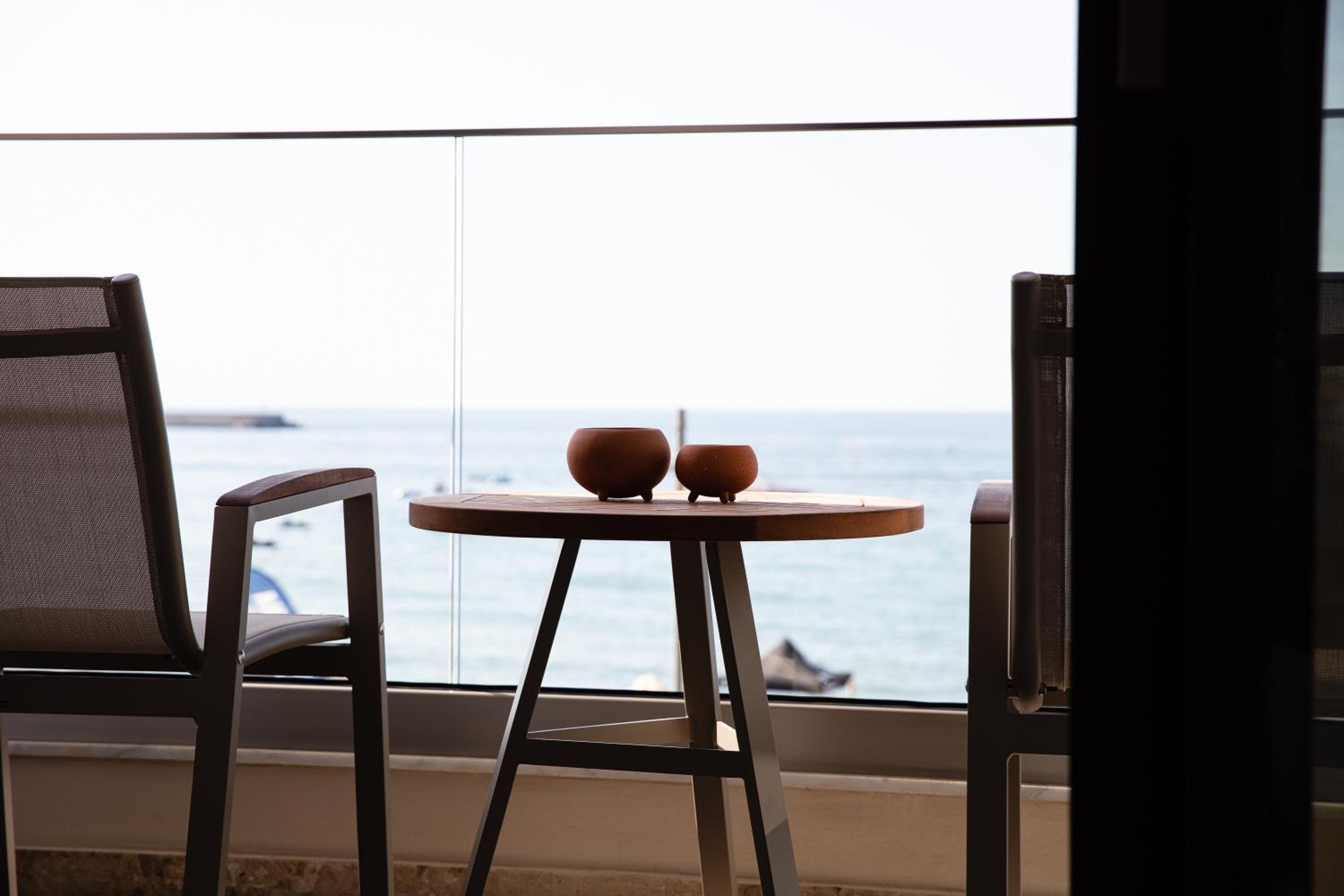 Junior Suite with Sea View - Photo 18