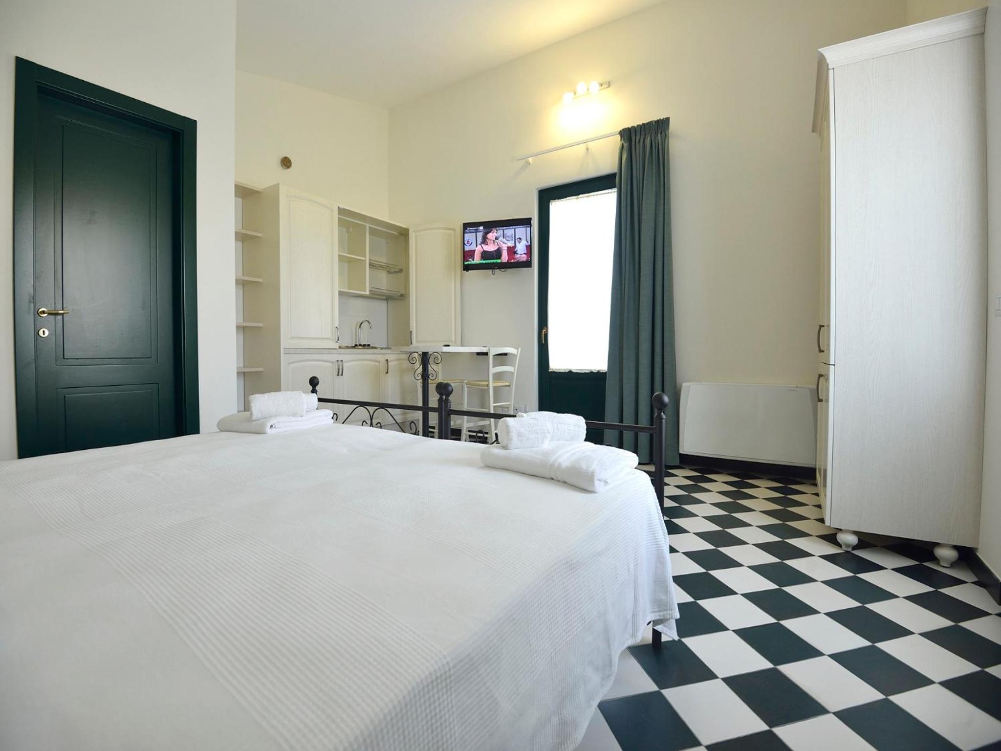 Double Room - Photo 1