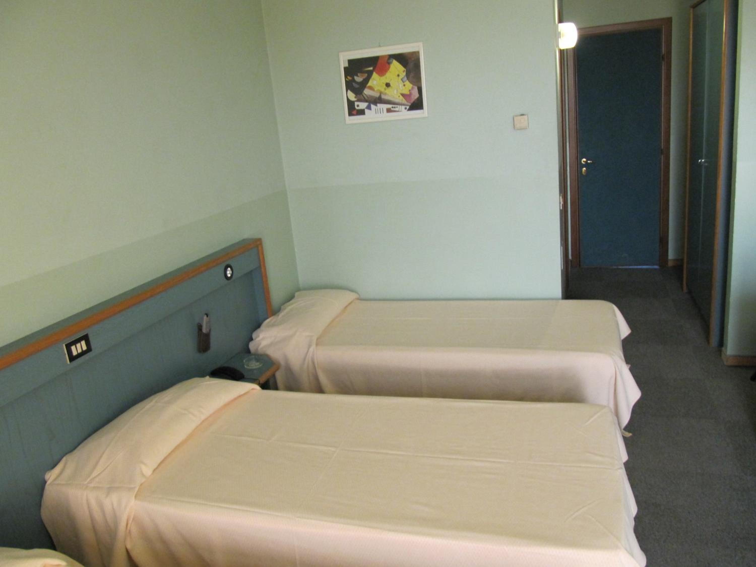 Triple Room - Photo 2
