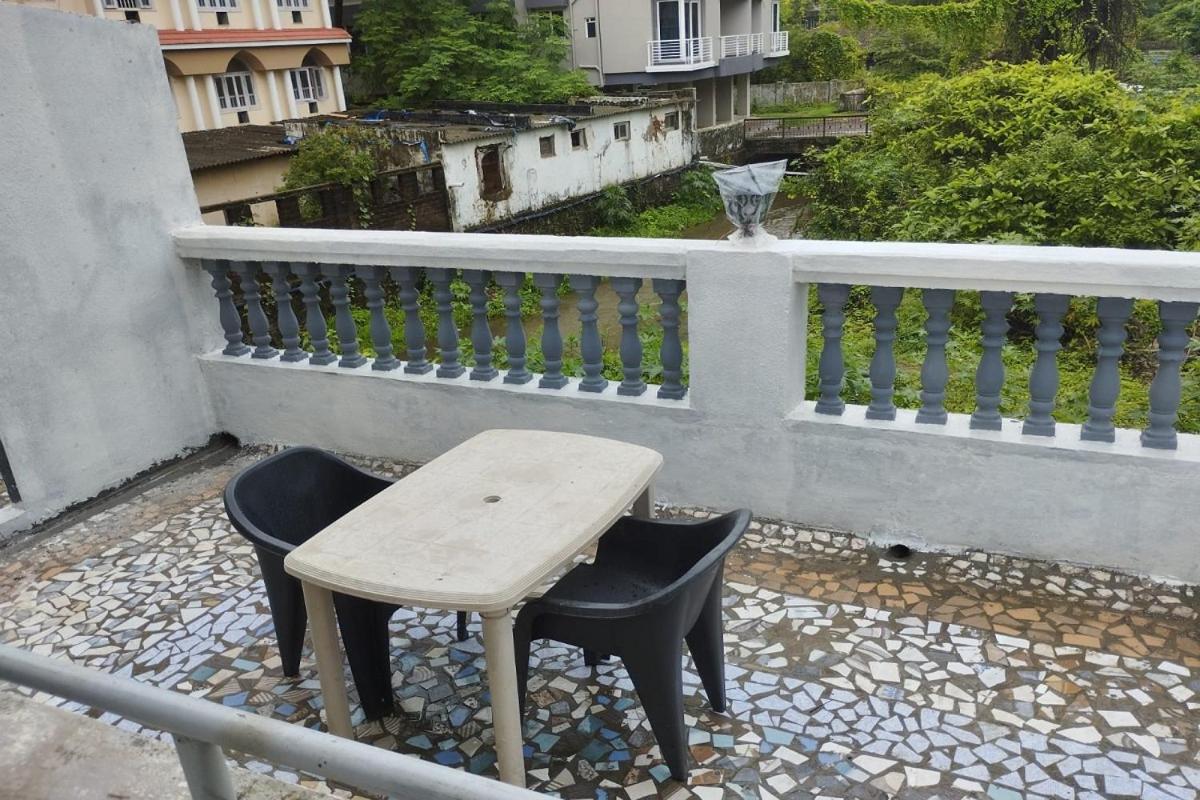 Deluxe Double Room with Balcony photo 2