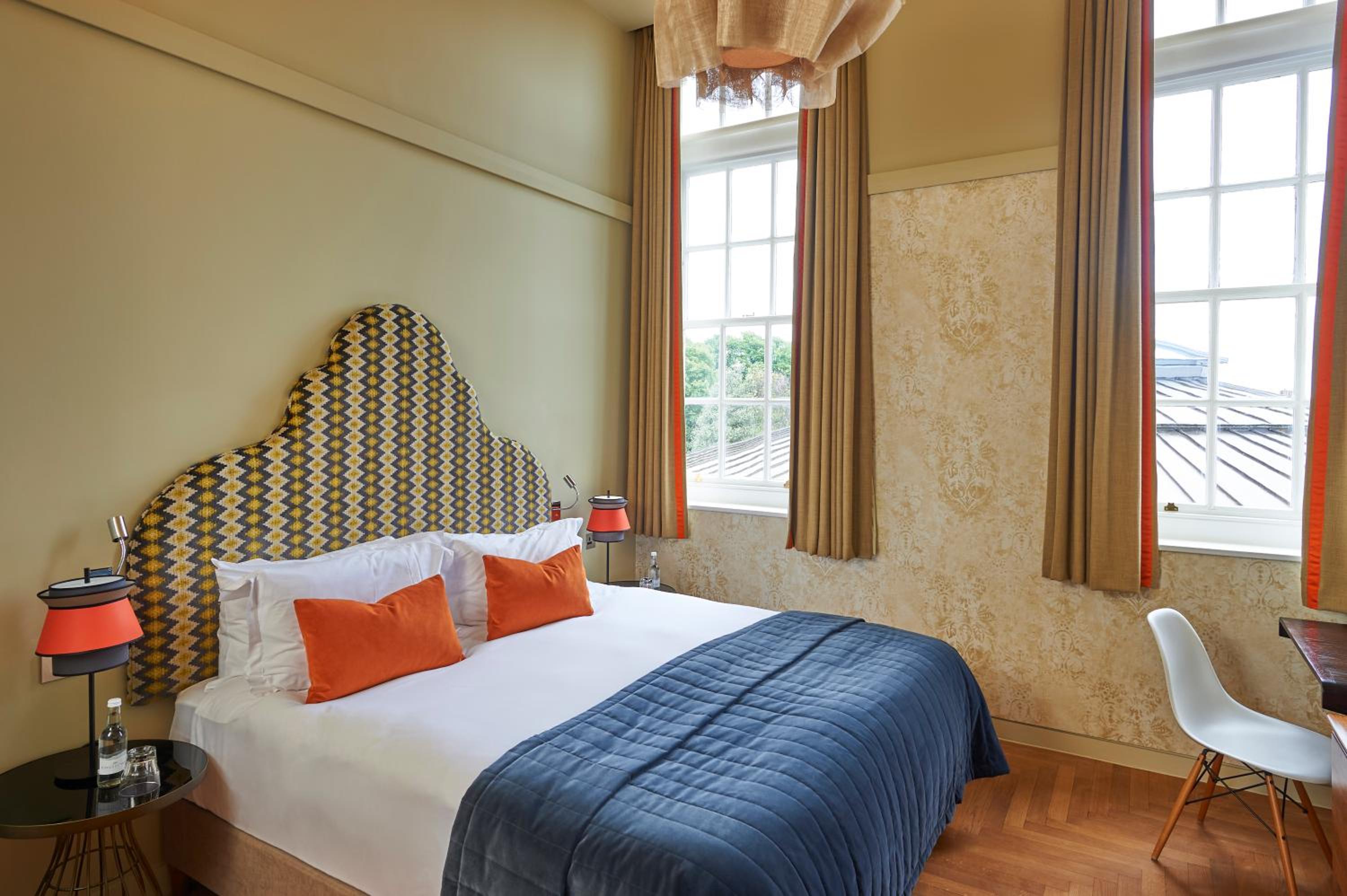 Deluxe Room - Photo 11