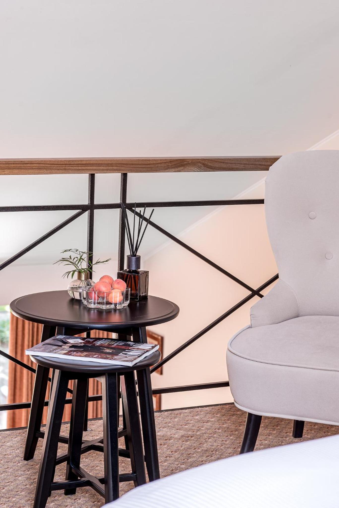 Superior Duplex Apartment with Spa Access - Photo 3