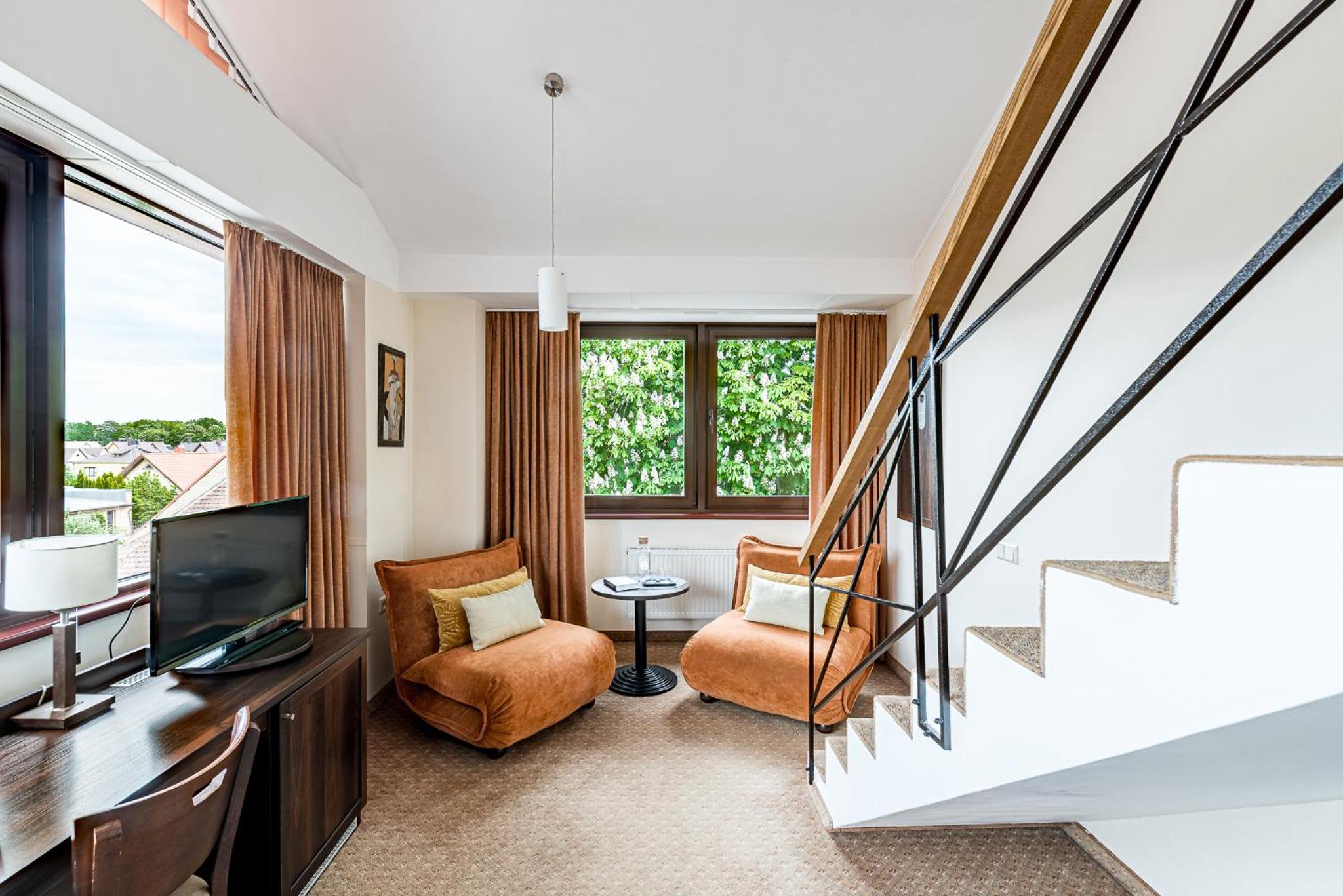 Duplex Apartment with Spa Access - Photo 14