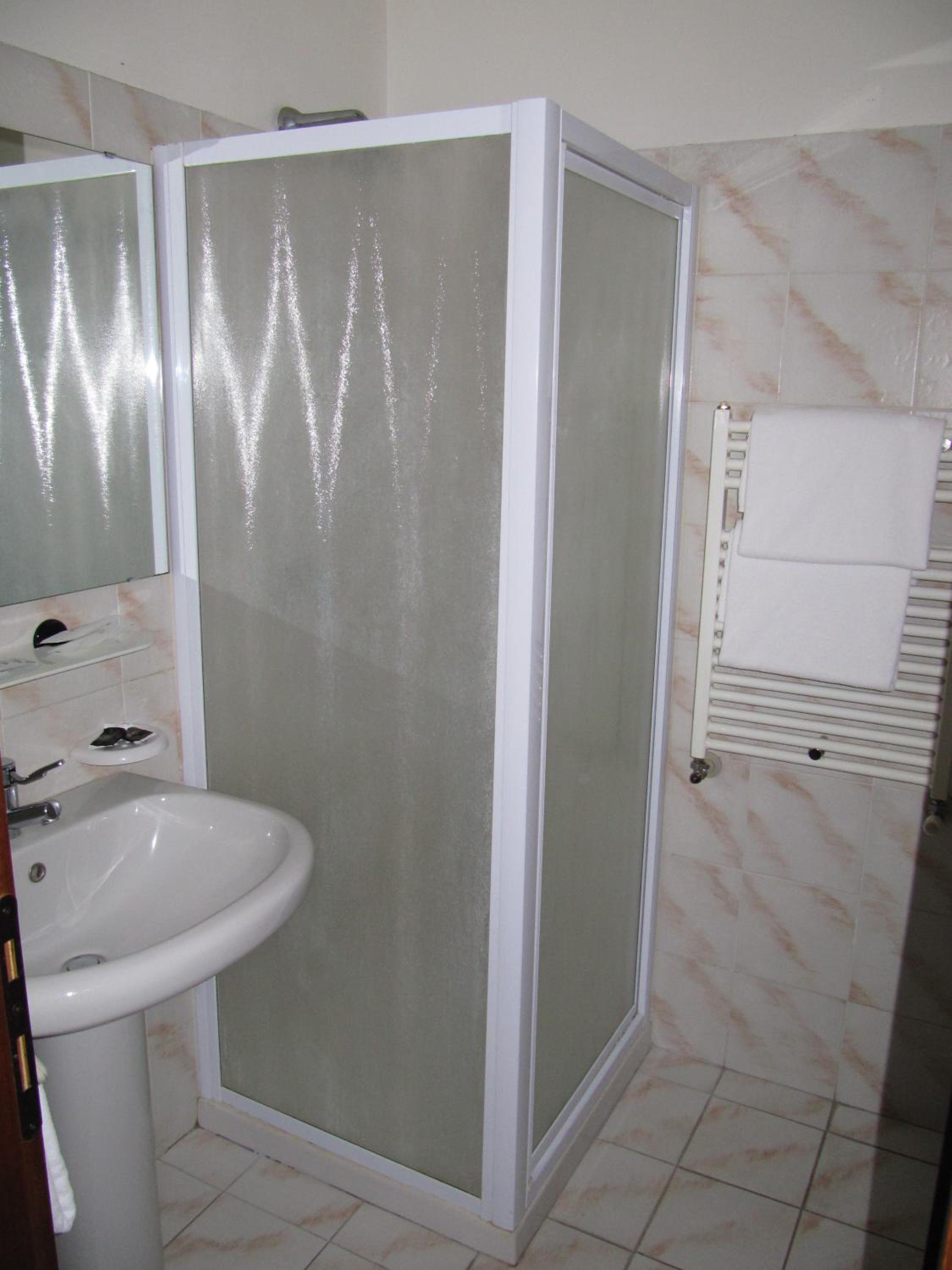 Triple Room - Photo 6