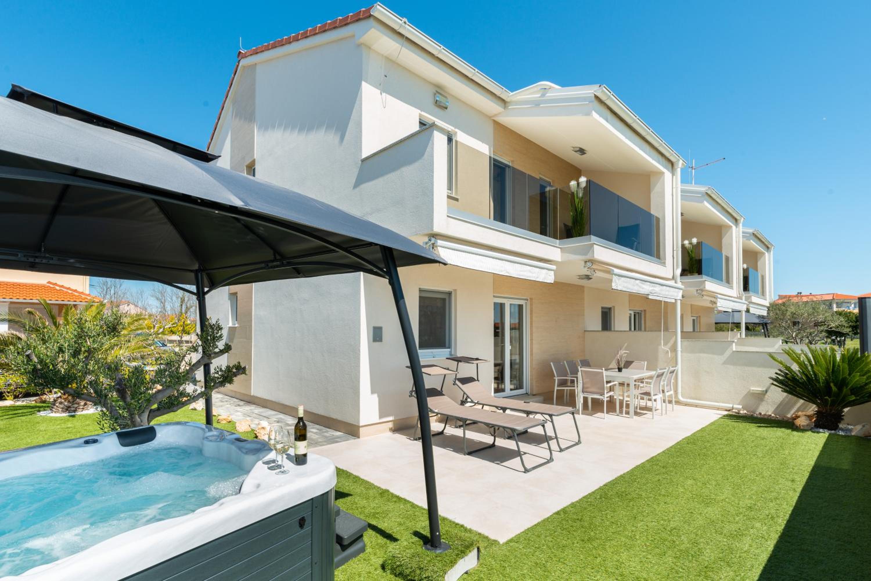 Villa - Beach Front photo 2