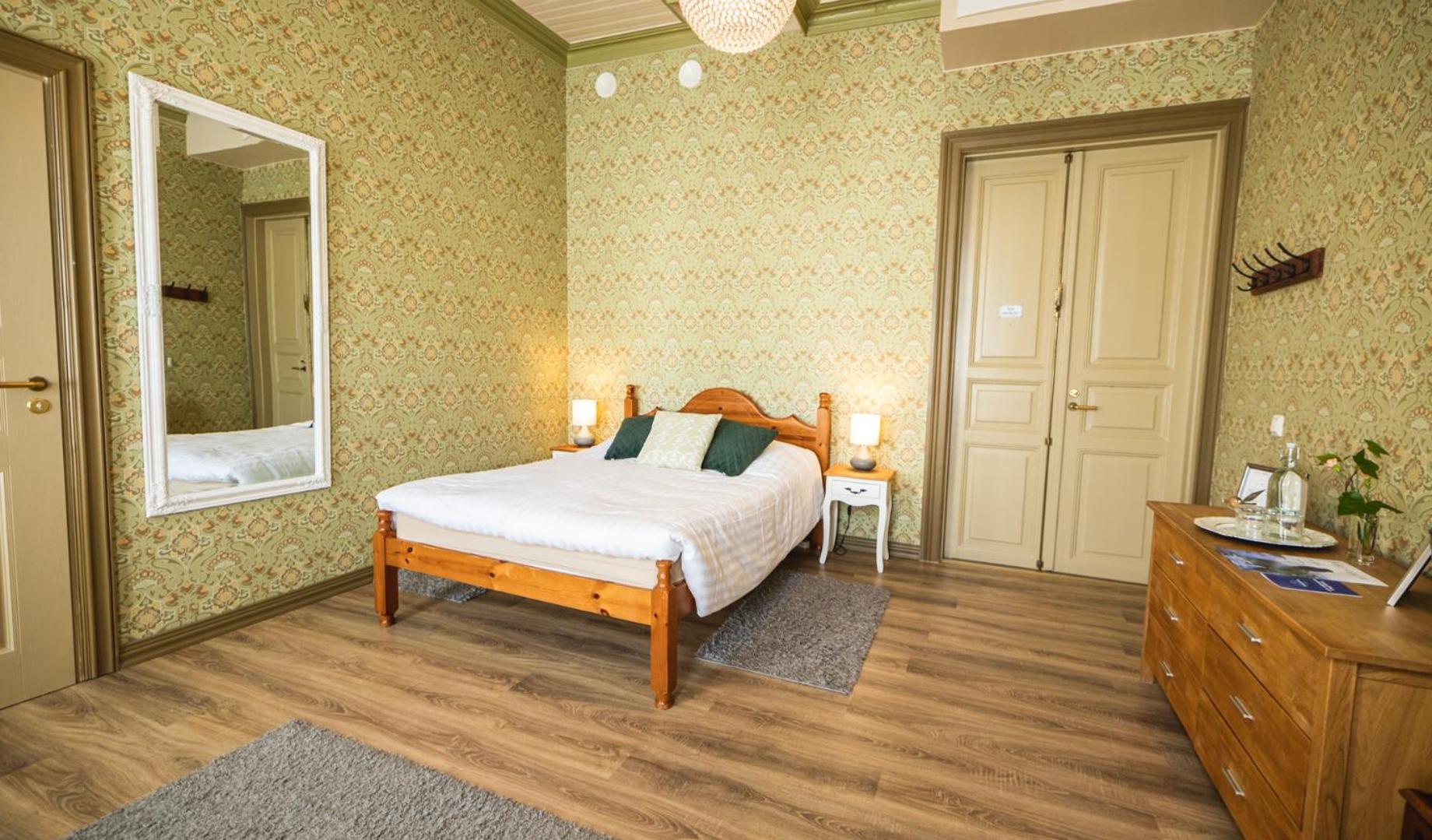 Double Room - Photo 6