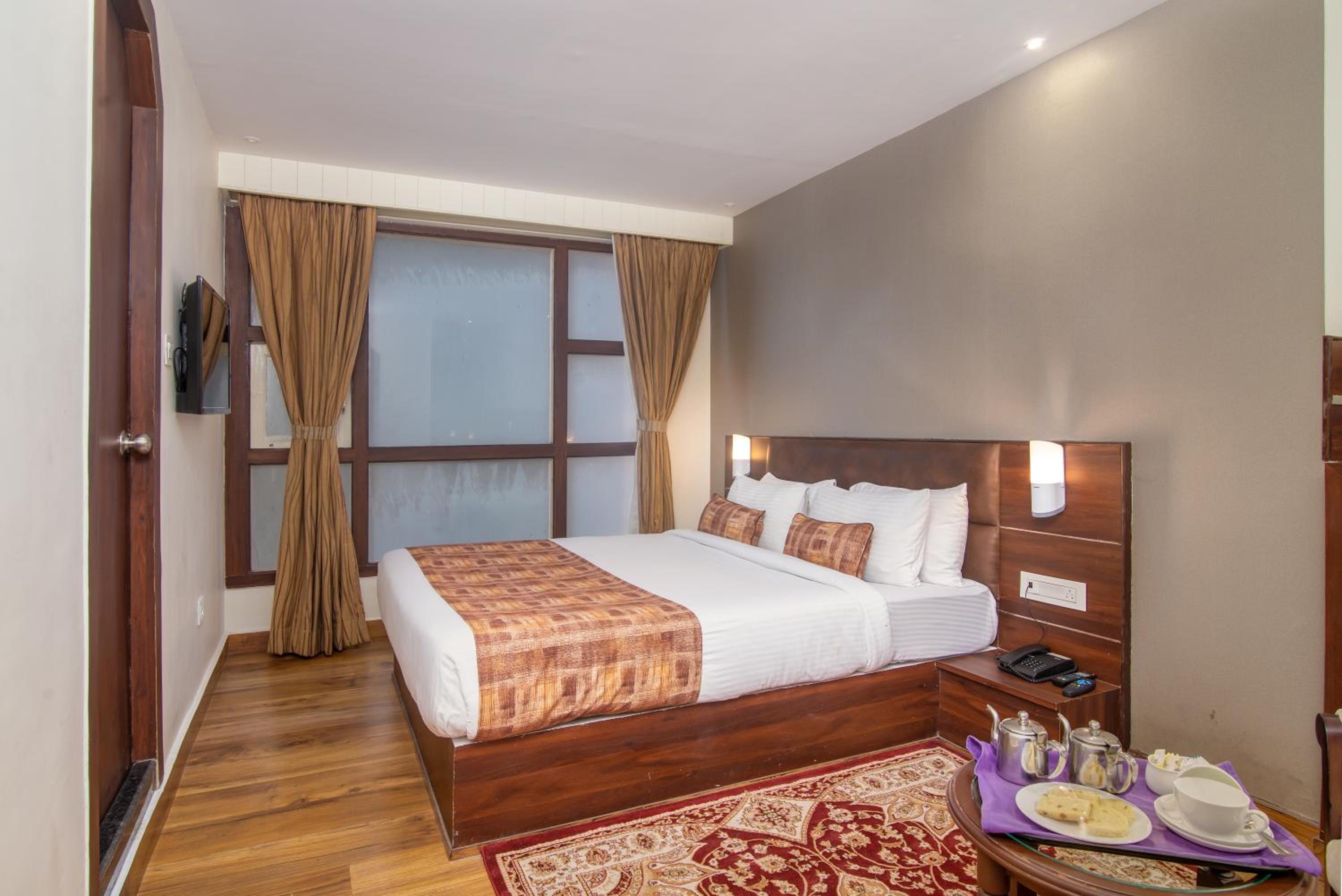 Deluxe Double Room - Photo 10