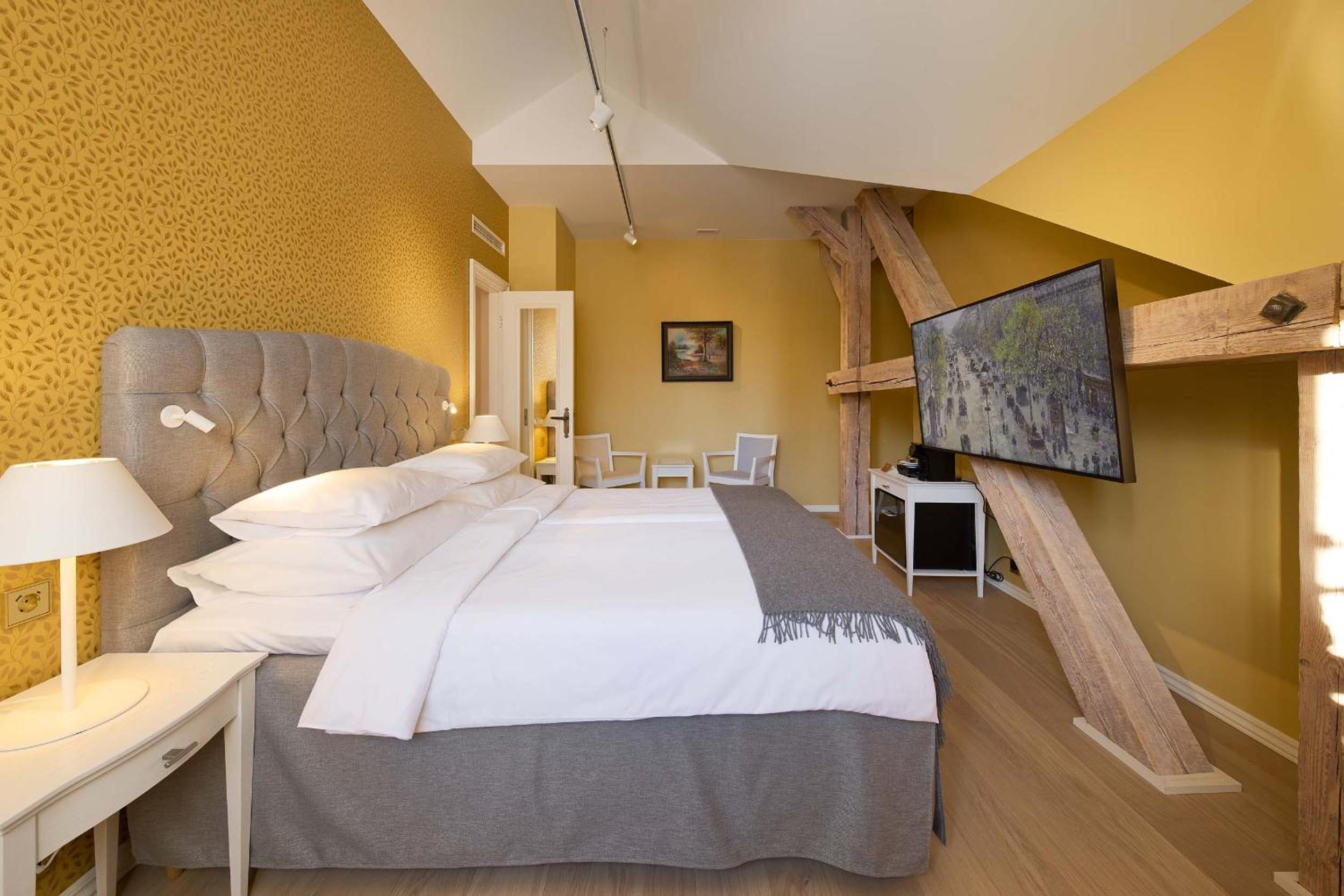Superior Double or Twin Room with Spa Access - Photo 21