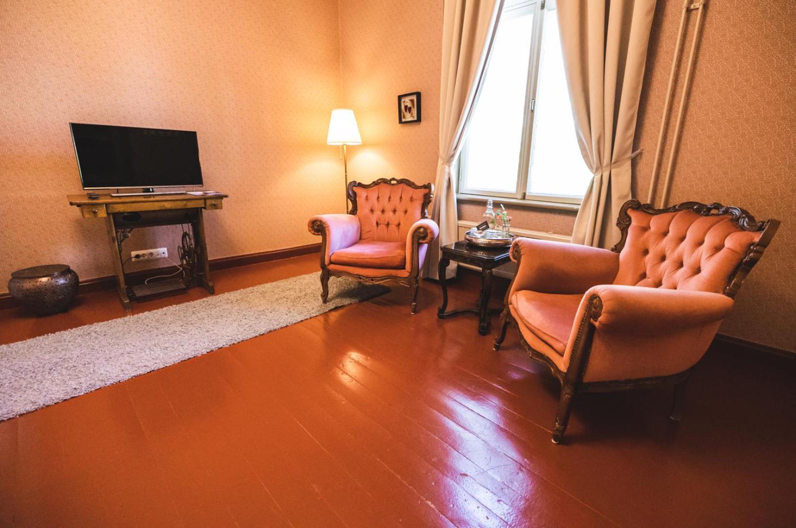Double Room with Garden View - Photo 5