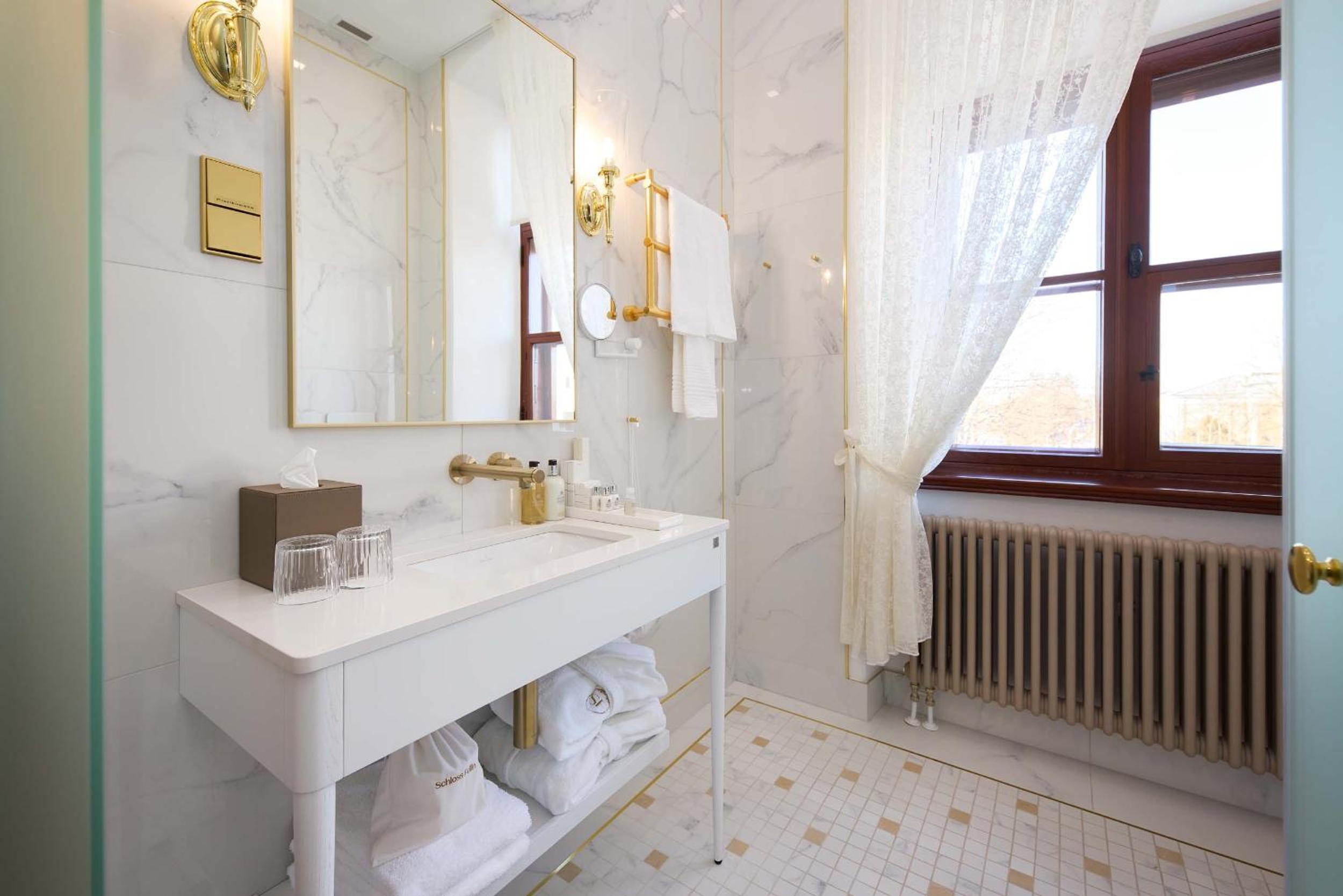 Deluxe Double or Twin Room with Spa Access - Photo 10