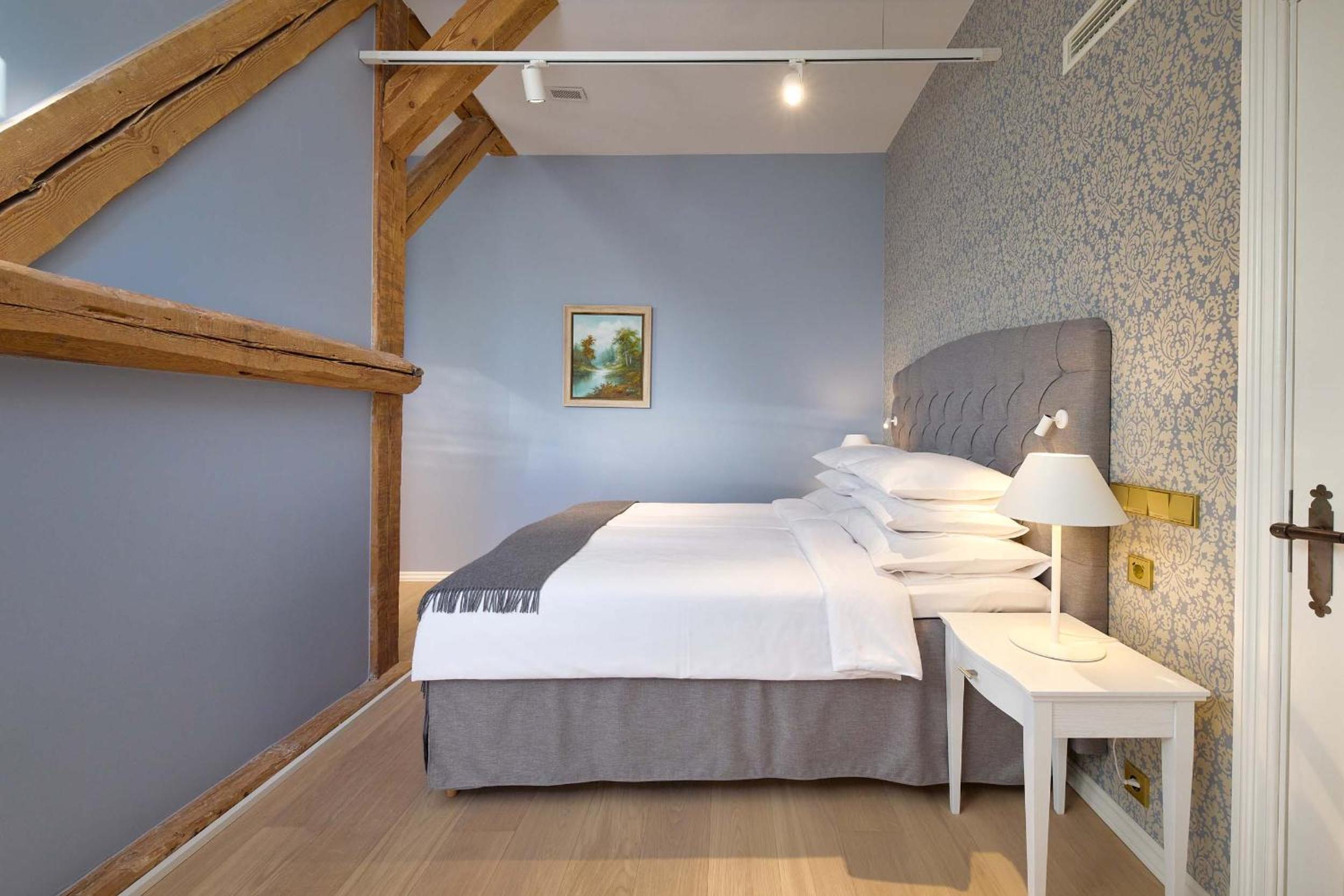 Junior Suite with Spa Access - Photo 39