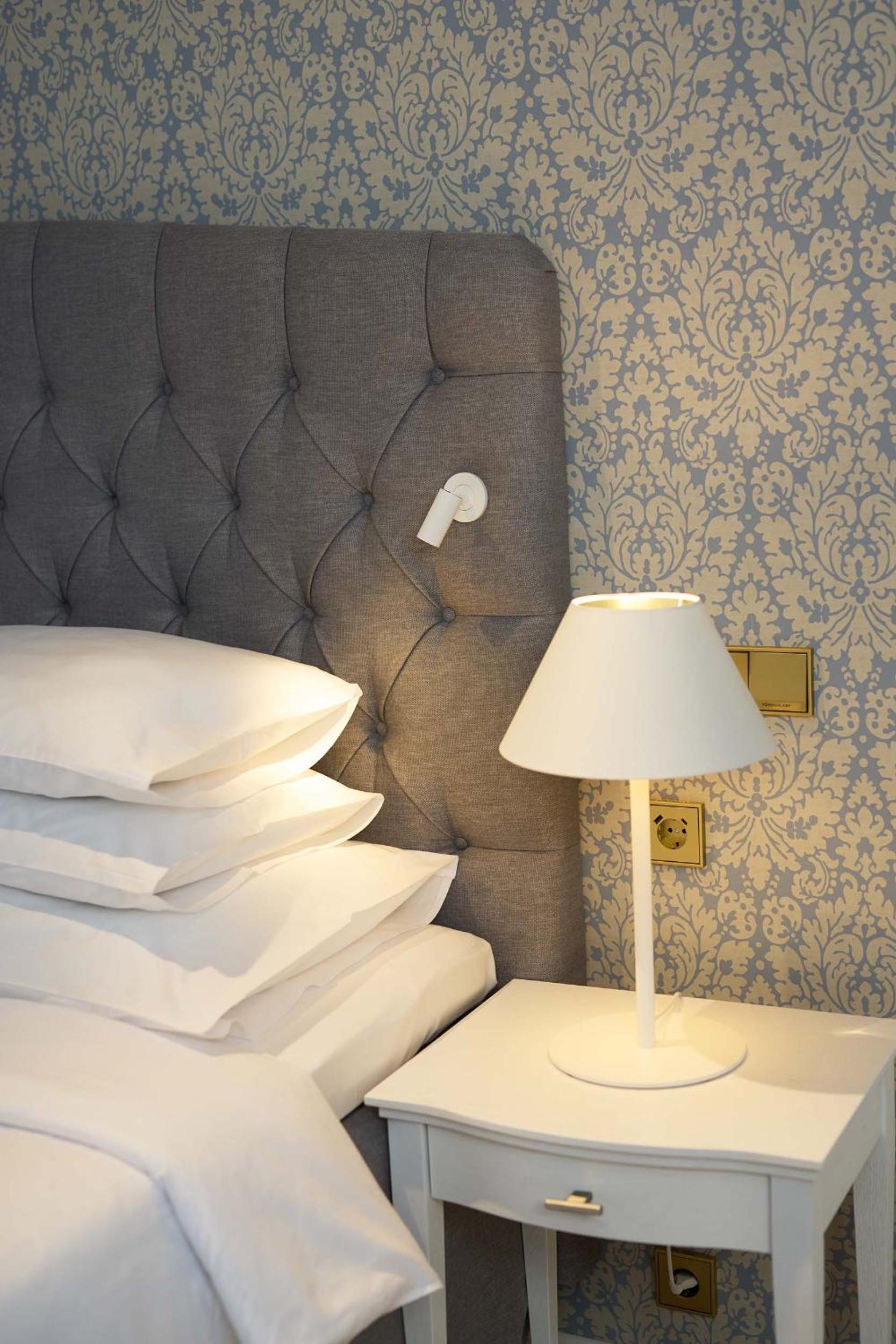 Junior Suite with Spa Access - Photo 4