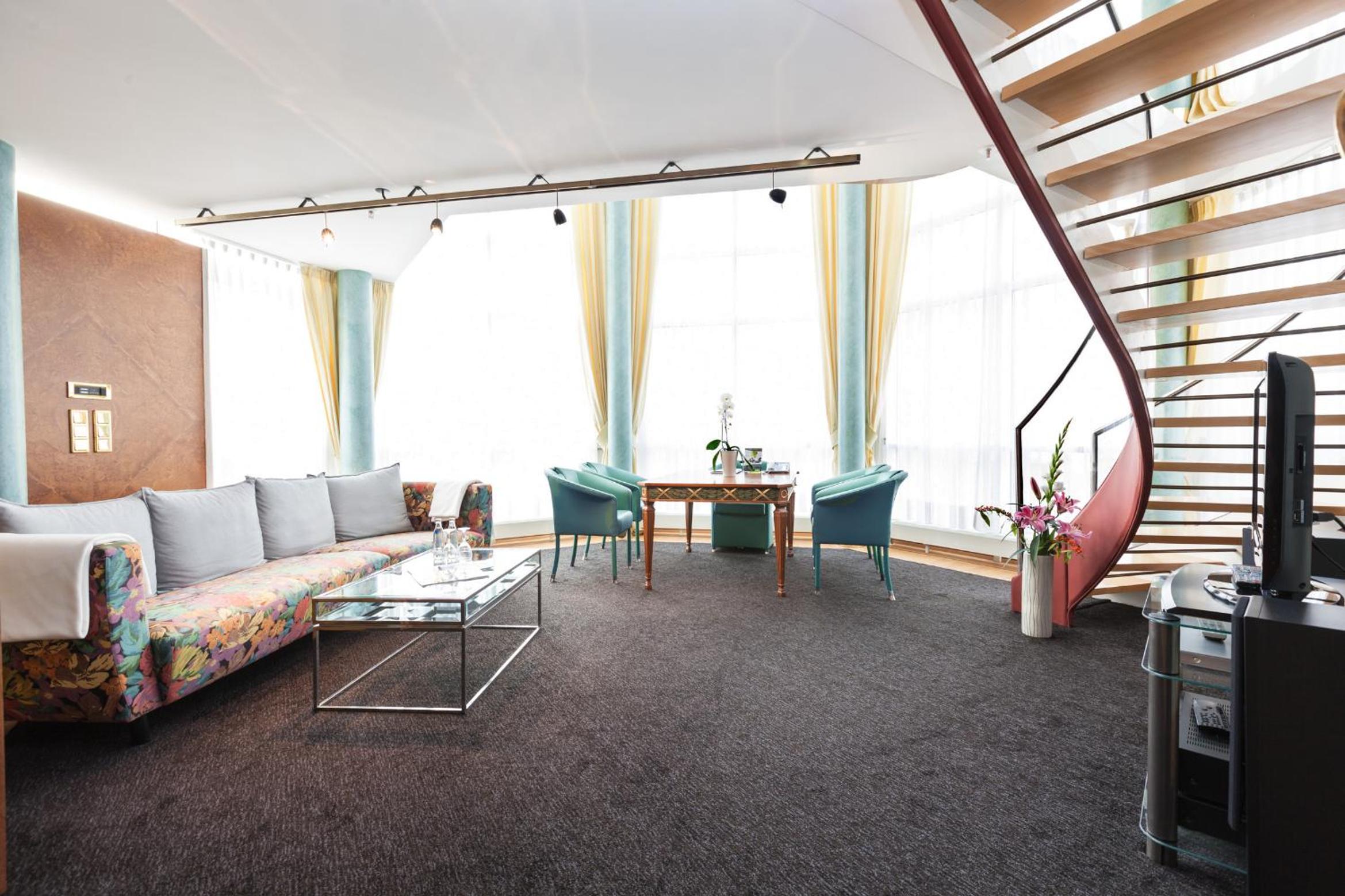Suite with City View