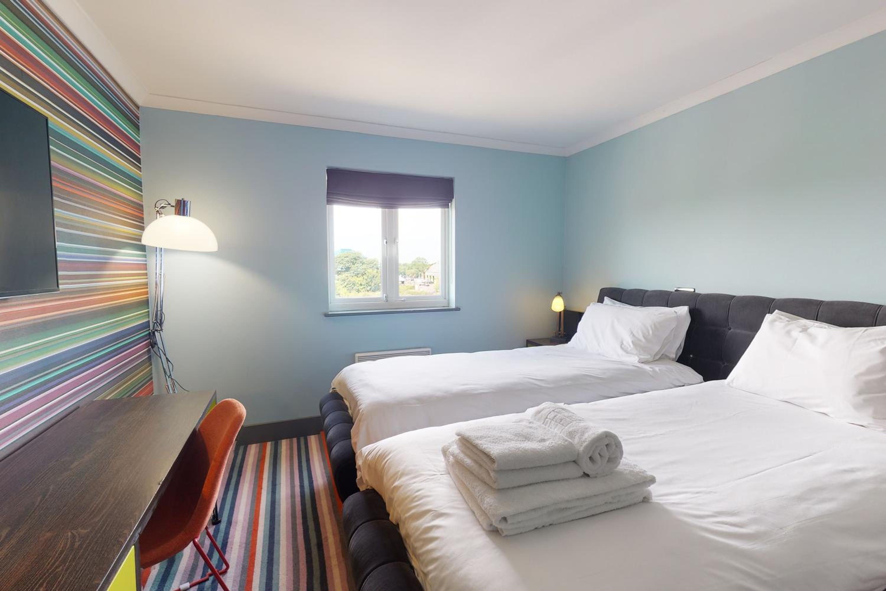 Twin Room - Photo 2