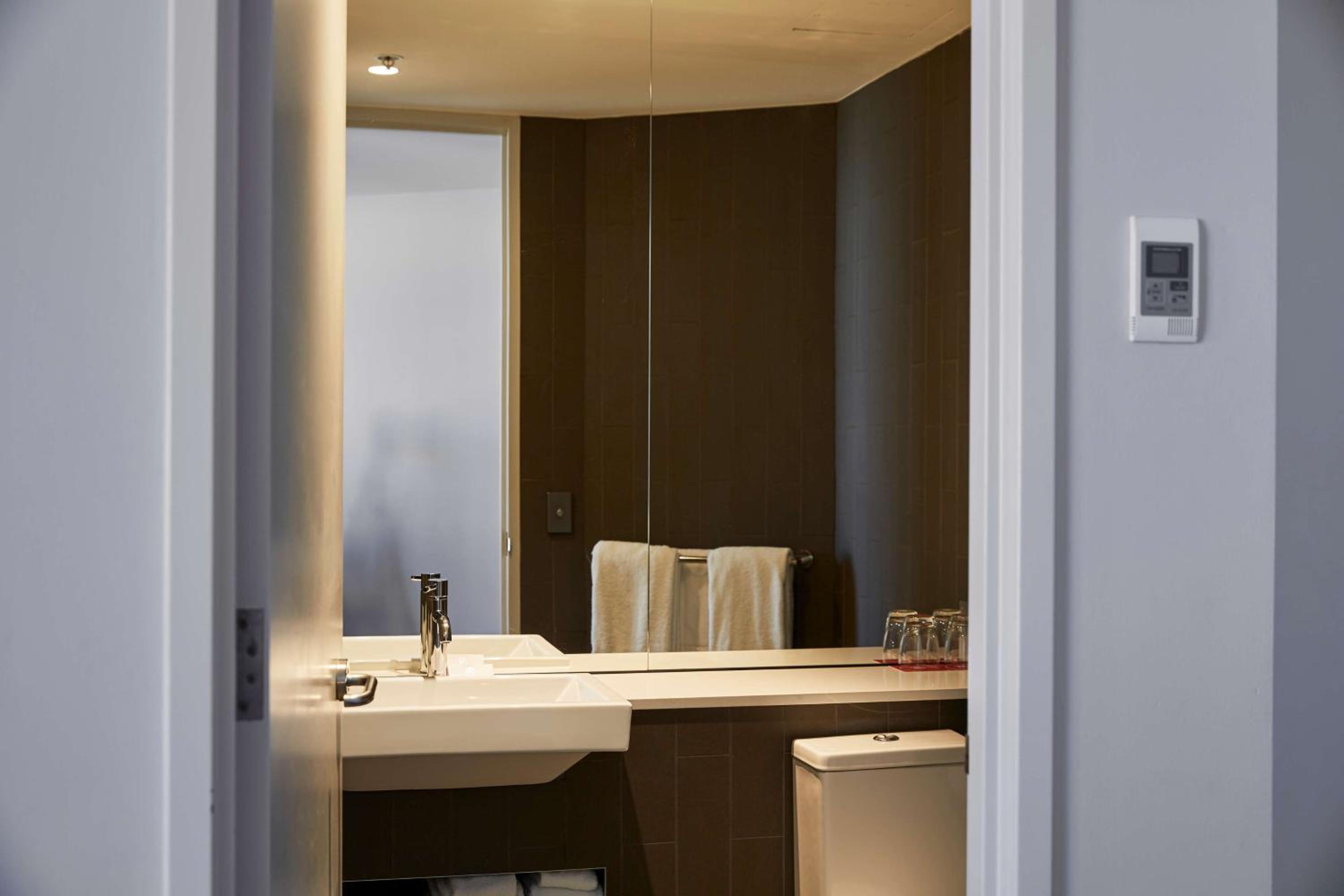 King Suite - Photo 2