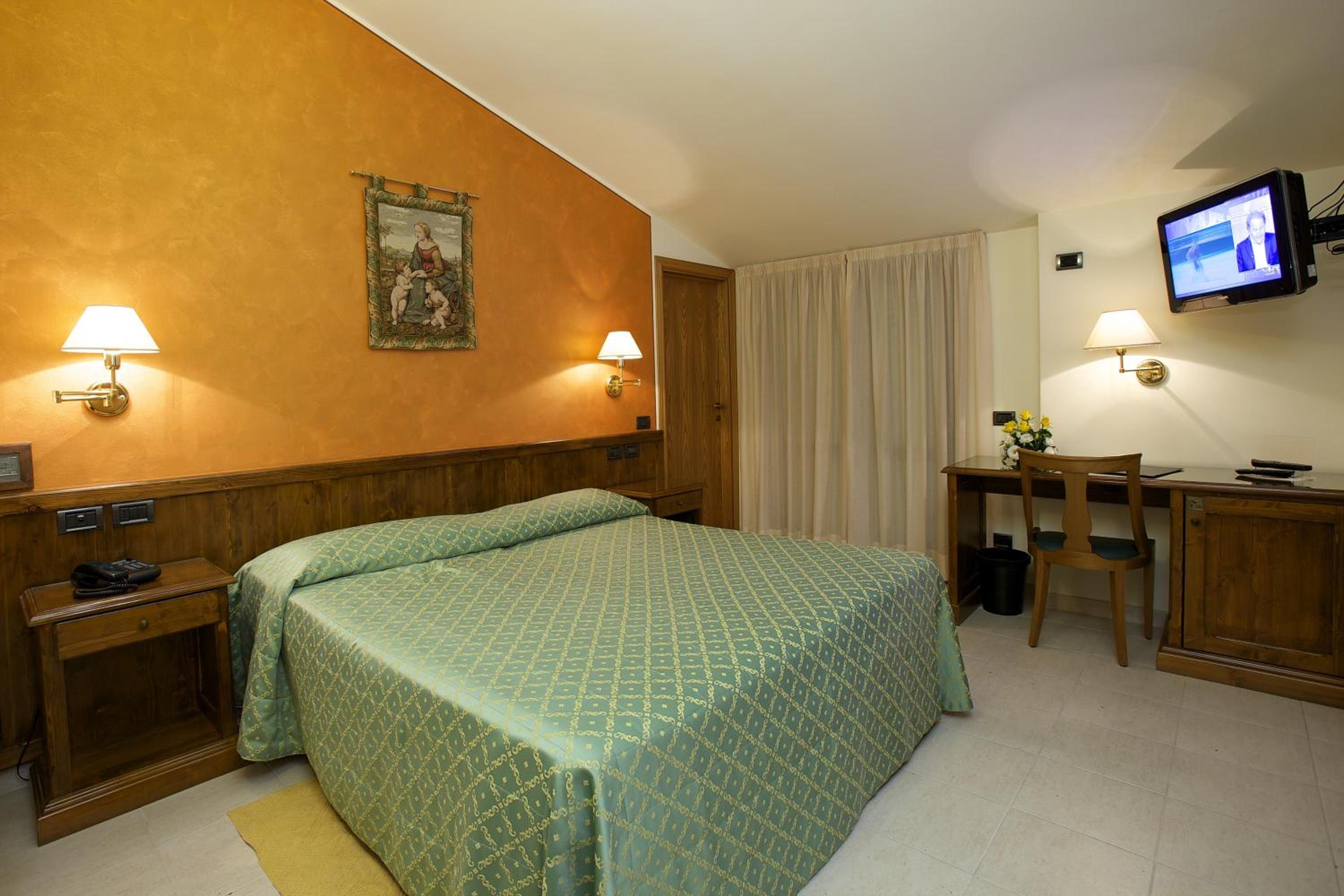 Superior Double or Twin Room - Photo 2