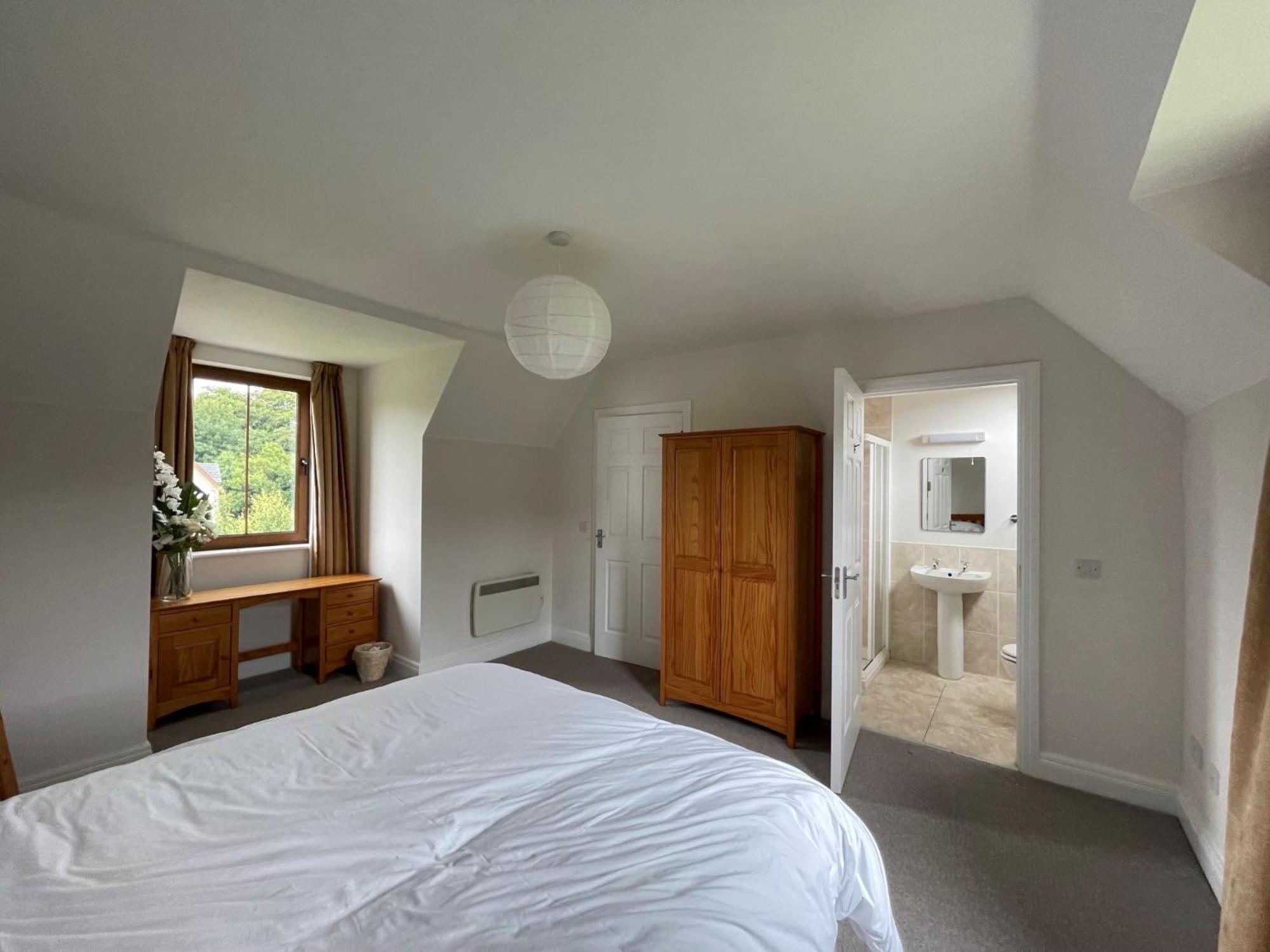 Four-Bedroom House photo 1