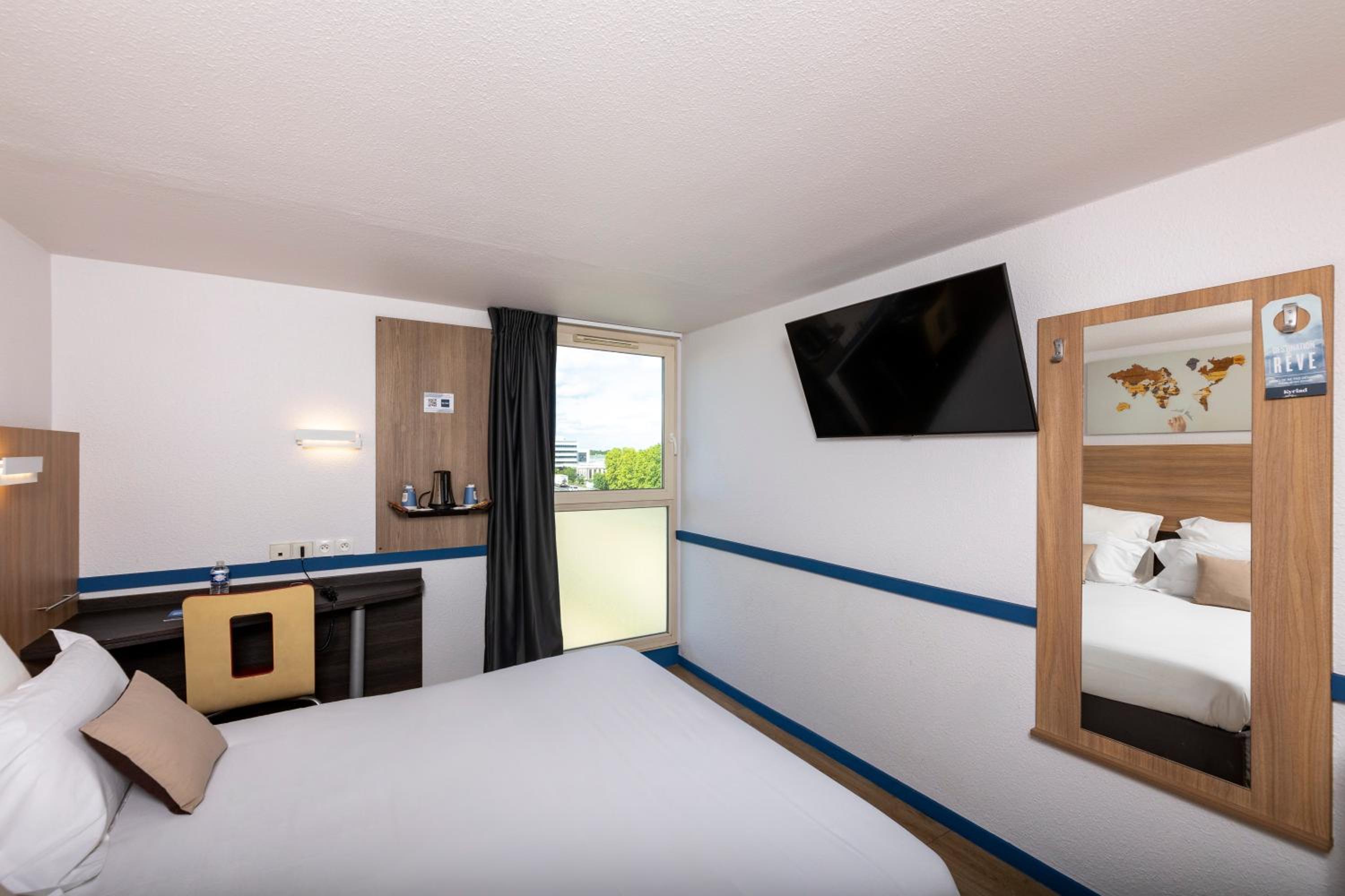 Double Room - Photo 2
