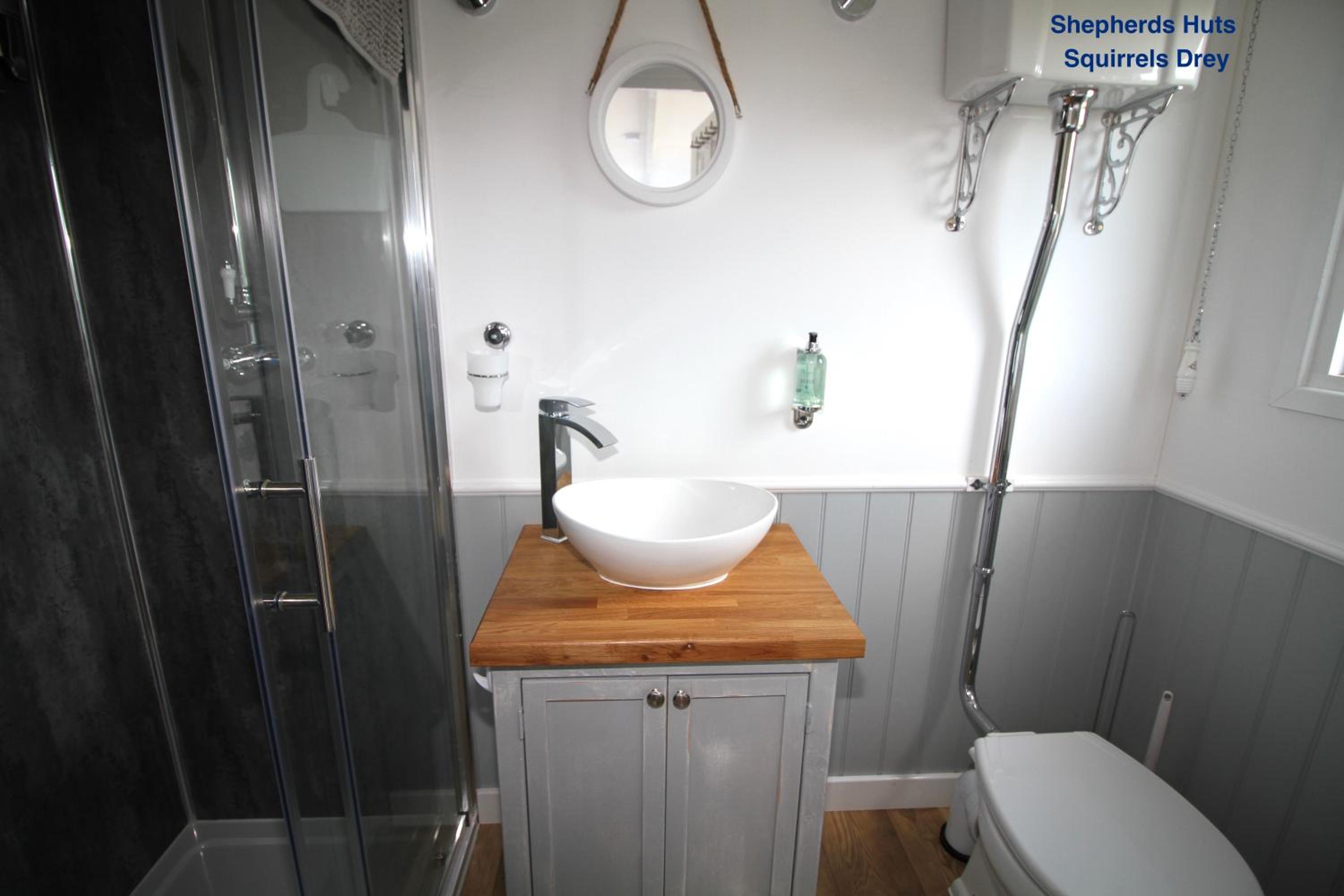 Squirrels Drey Shepherds Hut photo 2