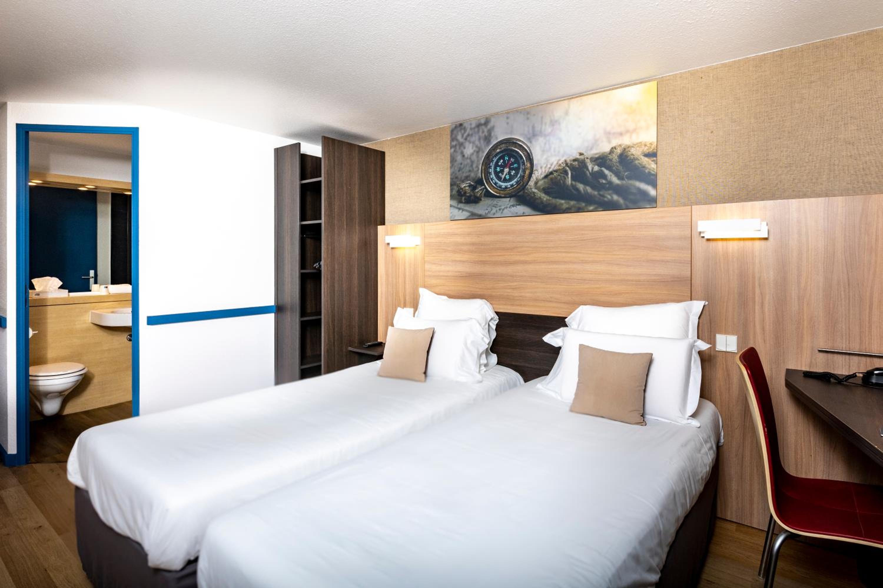 Twin Room - Photo 5