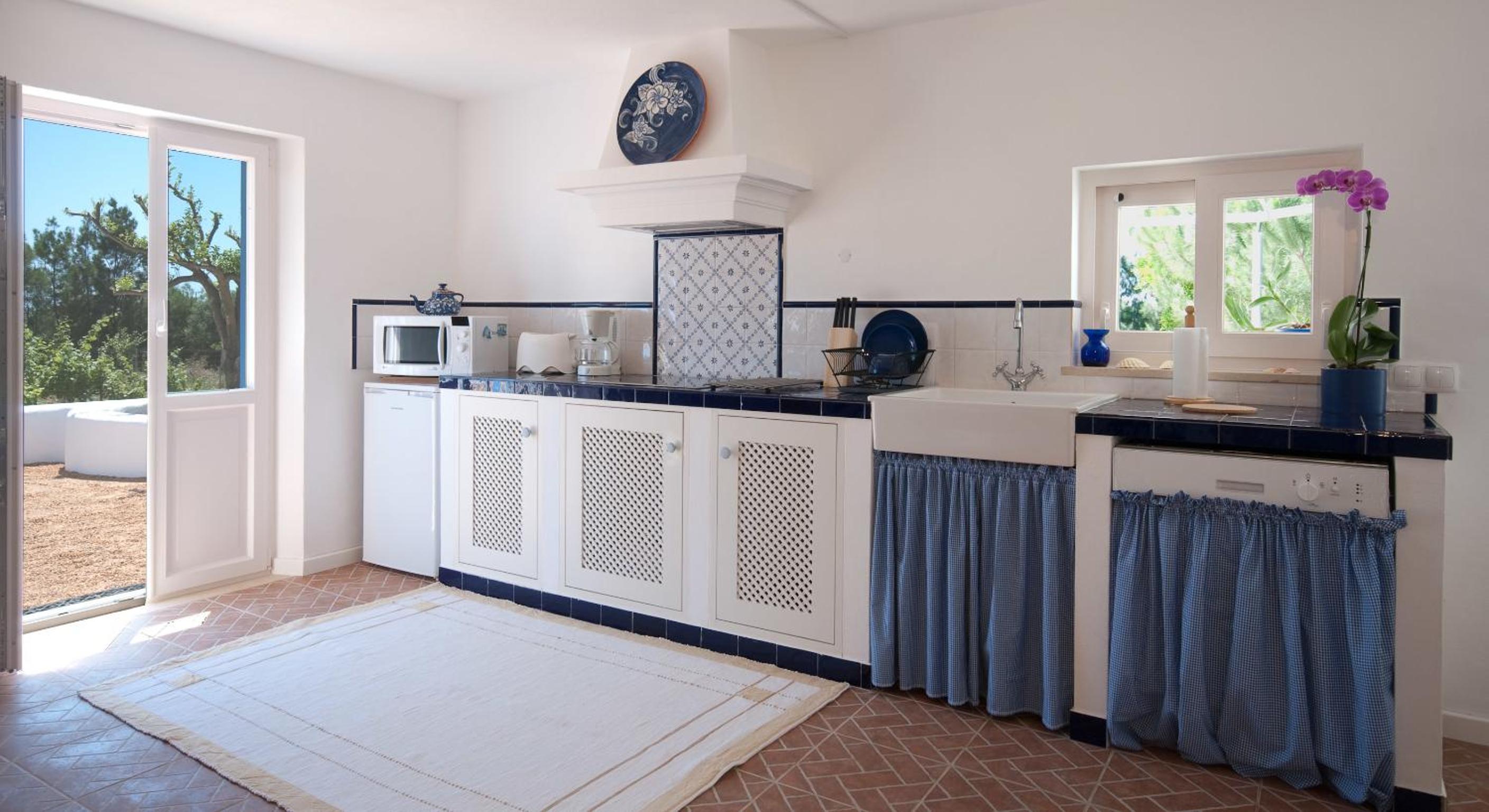 One-Bedroom House with Lake View photo 2