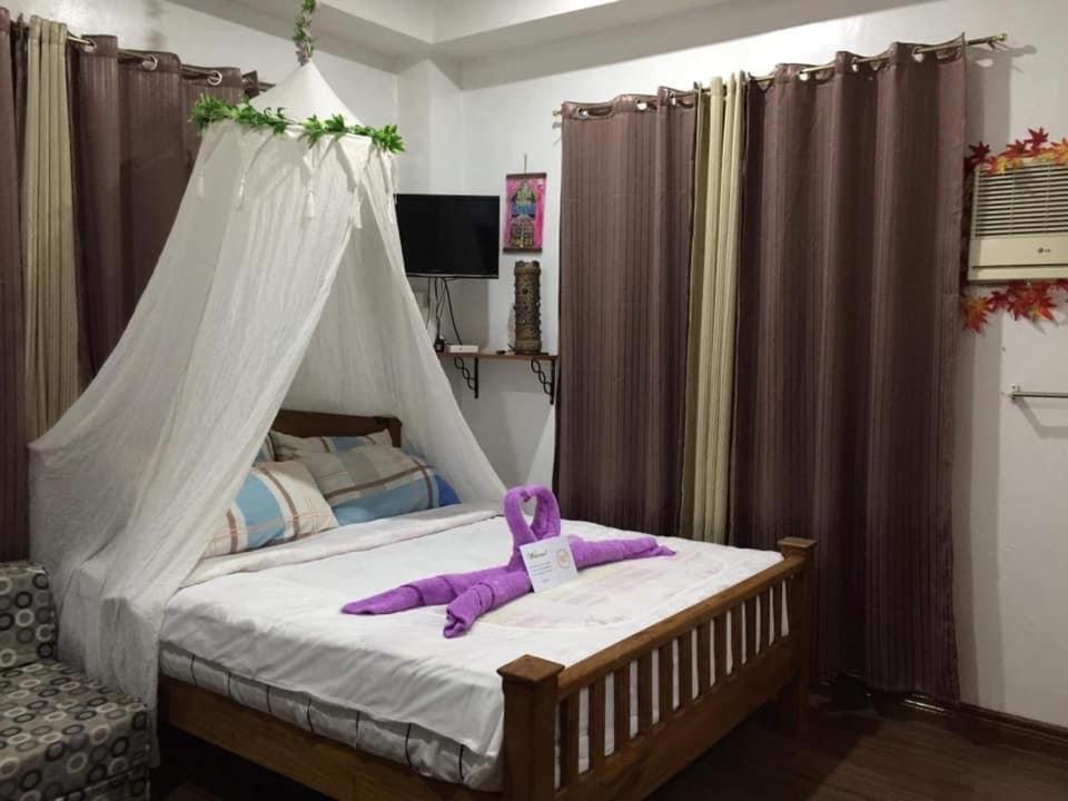 Four-Bedroom House - Photo 1