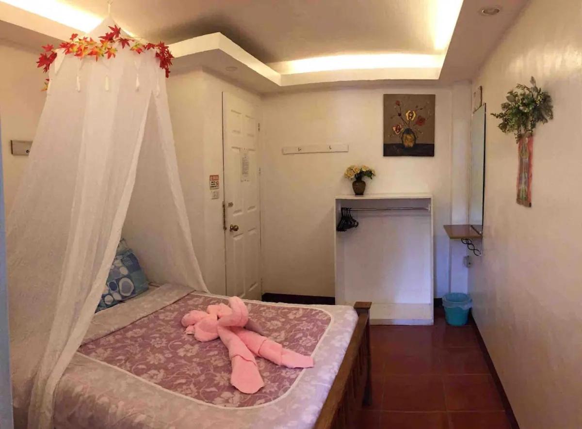 Four-Bedroom House - Photo 9
