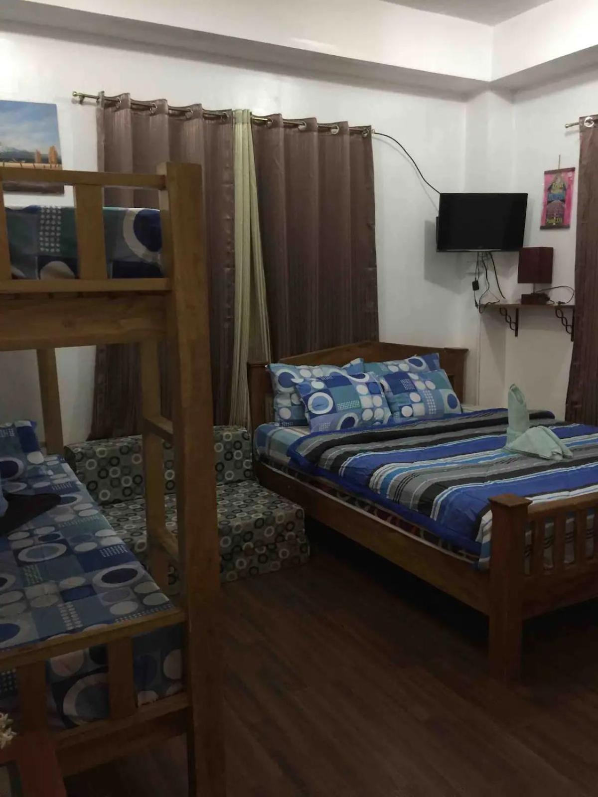 Four-Bedroom House - Photo 27