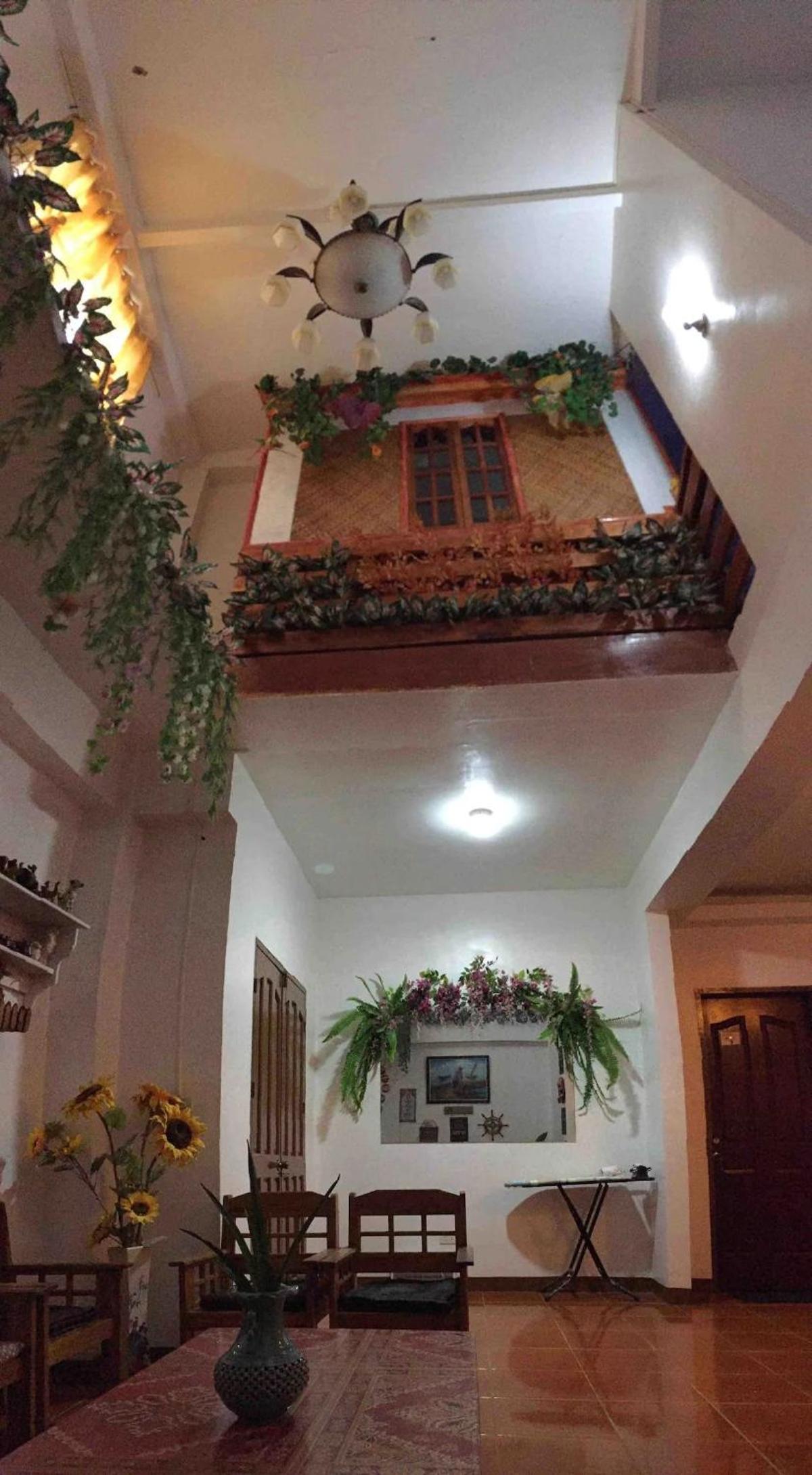 Four-Bedroom House - Photo 3