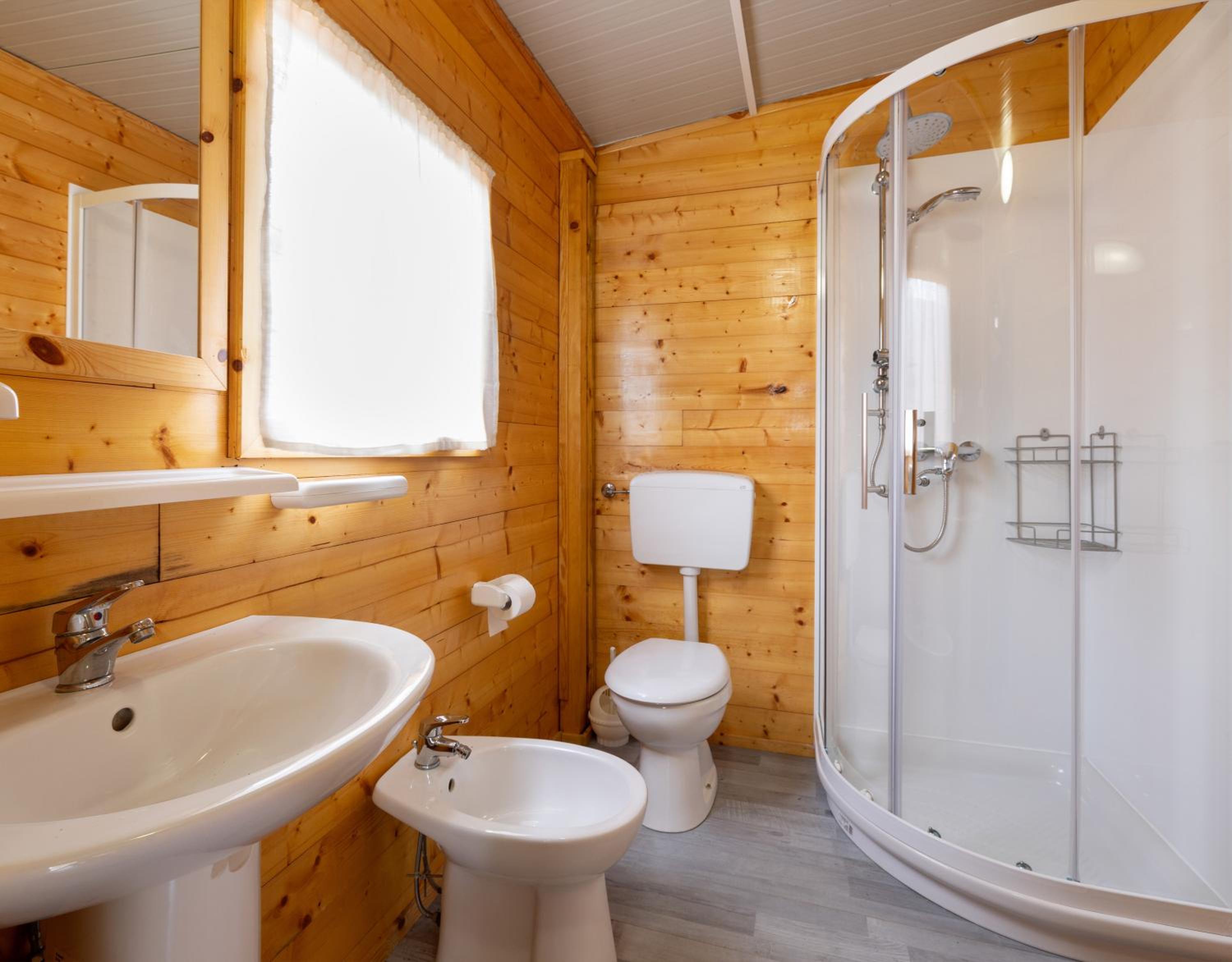 Two-Bedroom Chalet - A/C Extra Charge - Photo 7