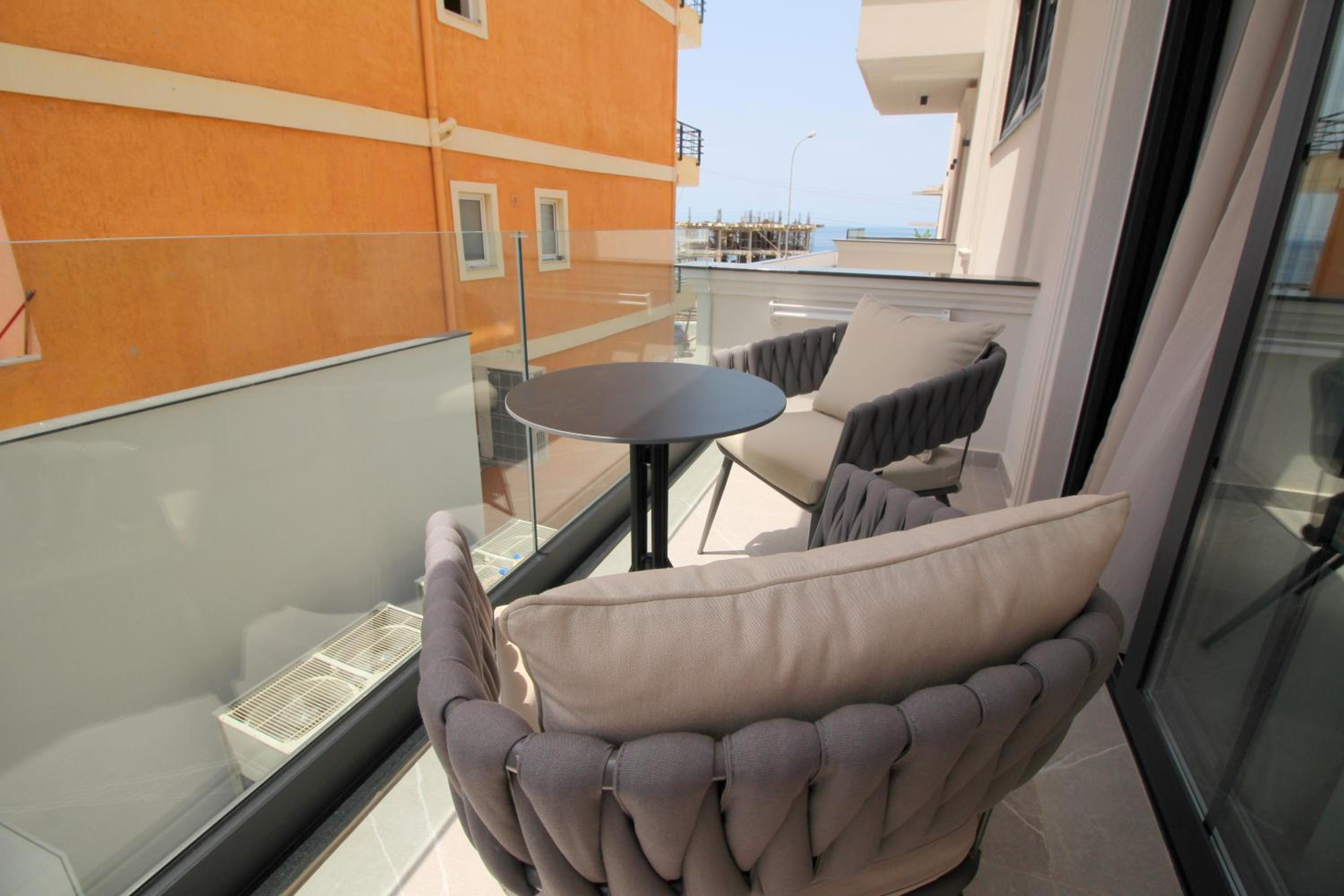 Deluxe Triple Room with Balcony photo 3