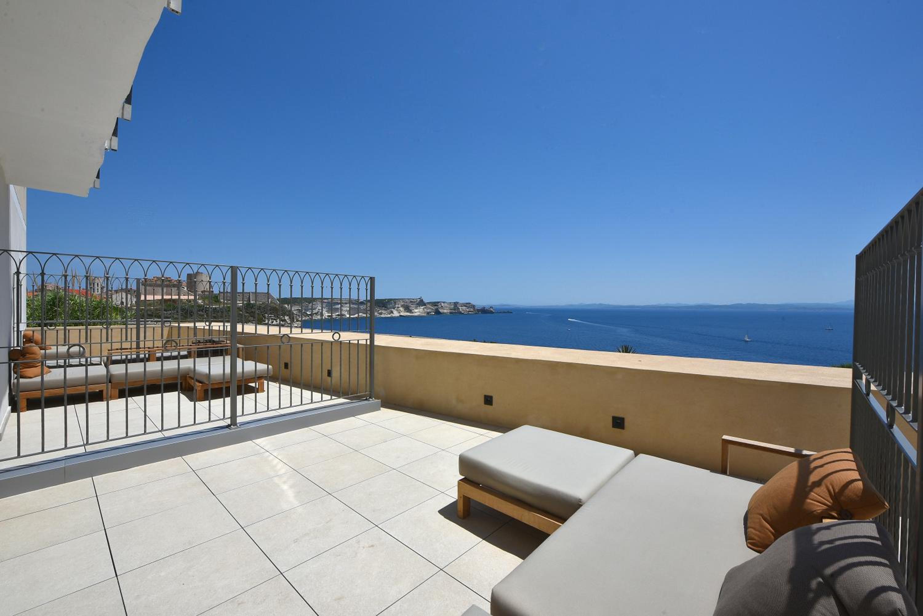 Superior Double Room with Sea View Terrace - Photo 5