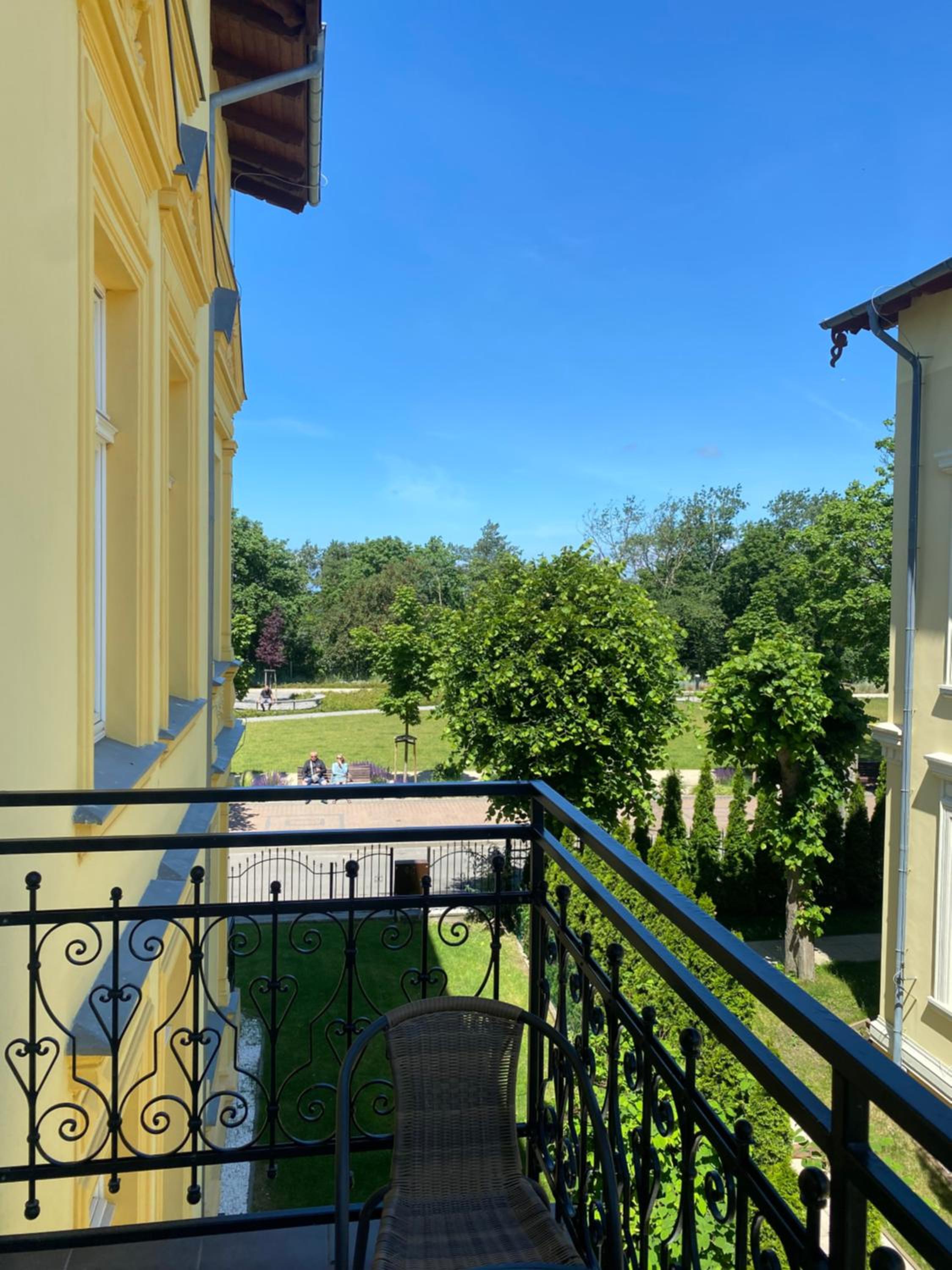 Apartment with Balcony photo 2
