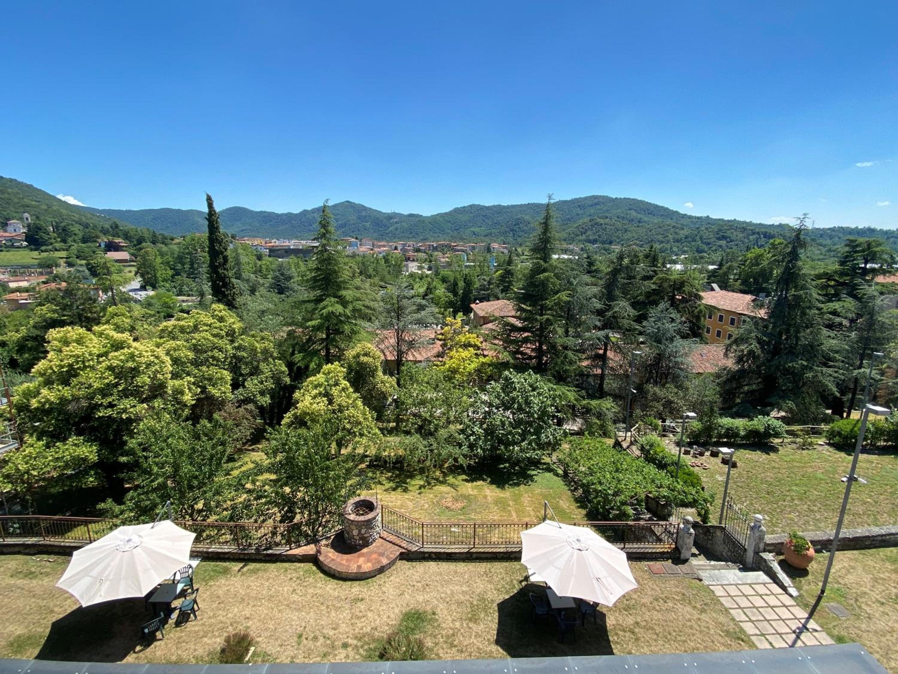 Apartment with Garden View photo 3