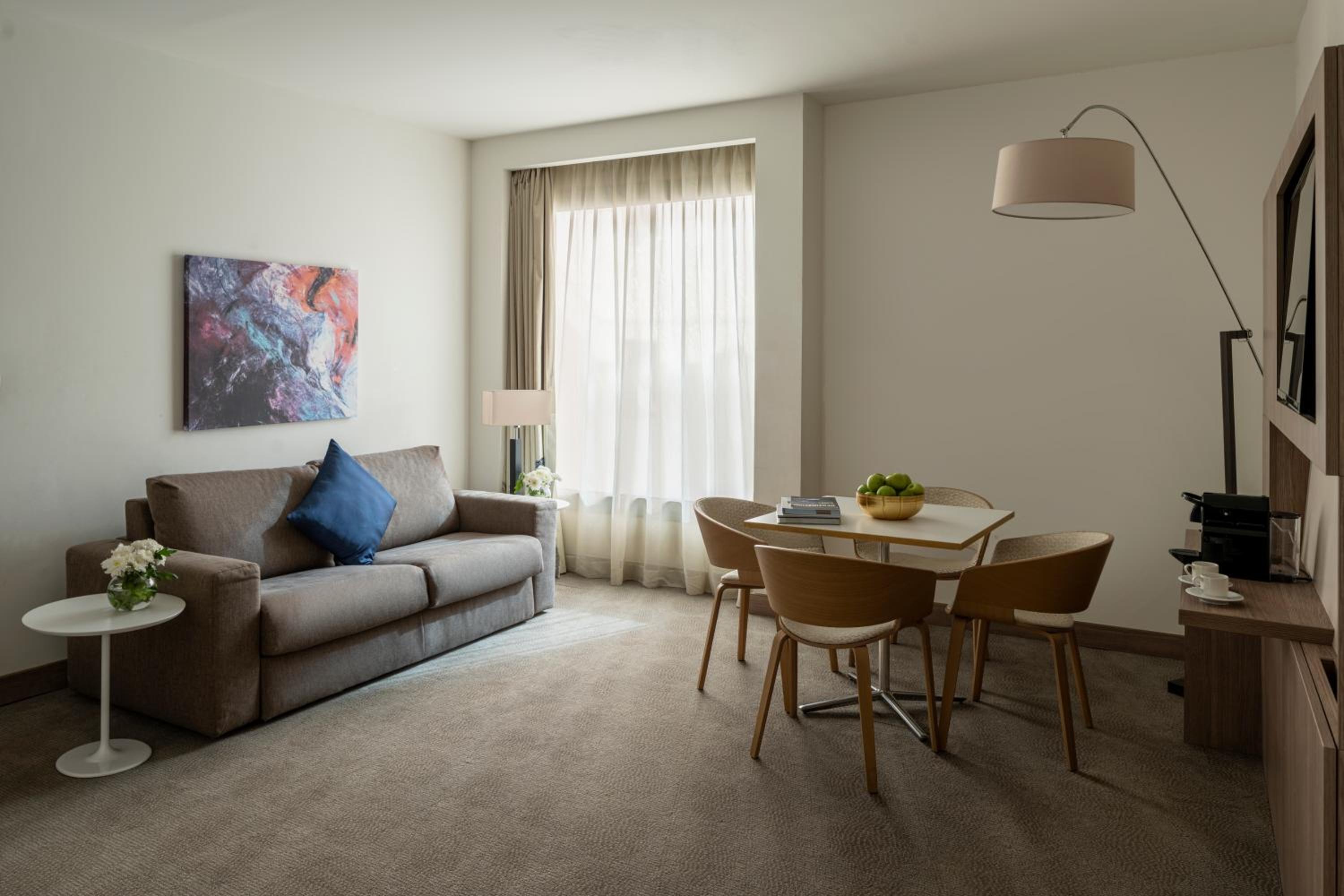 Superior Suite With 1 Kingsize Bed And 1 Sofa - Photo 3