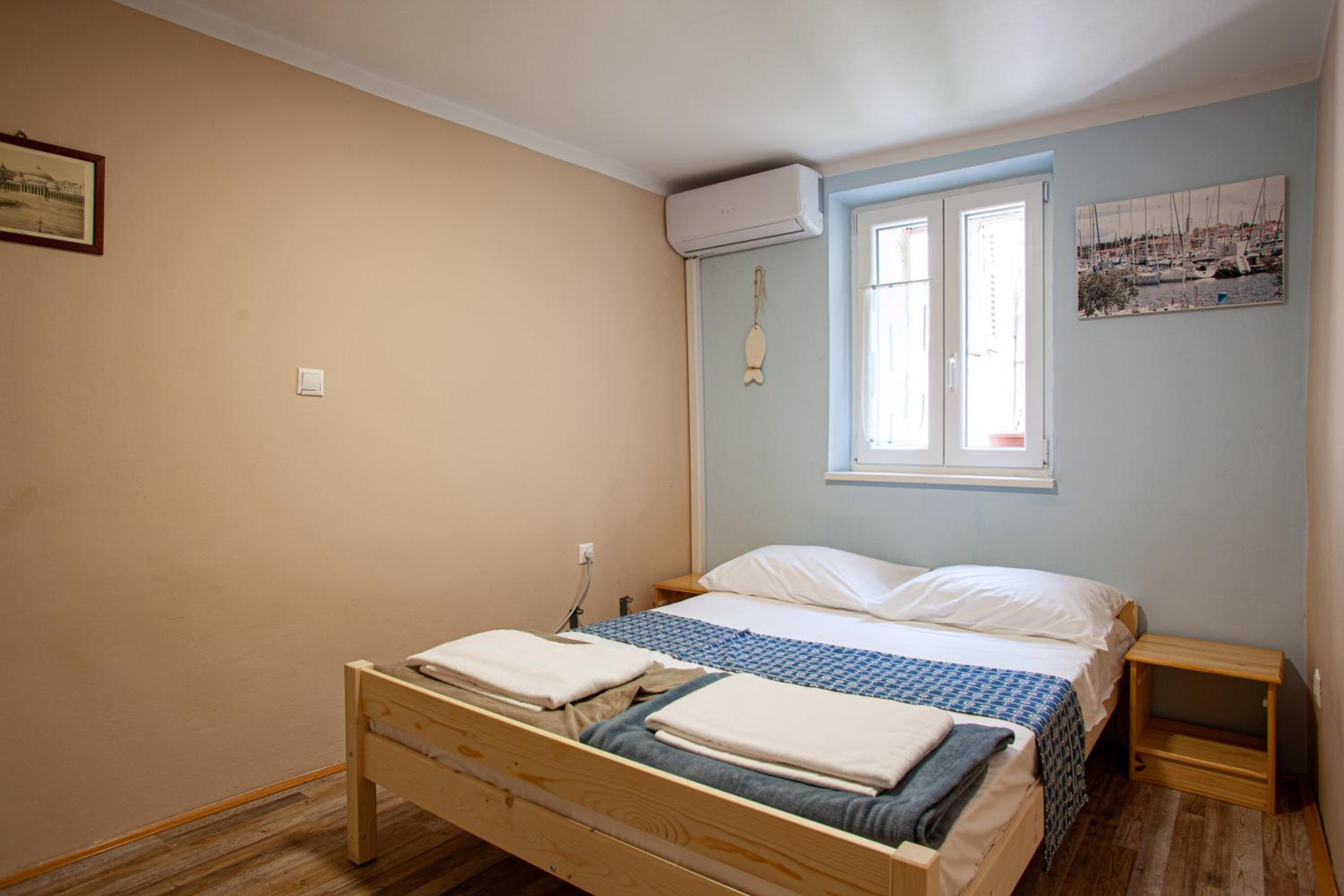 Double Room with Shared Bathroom photo 1