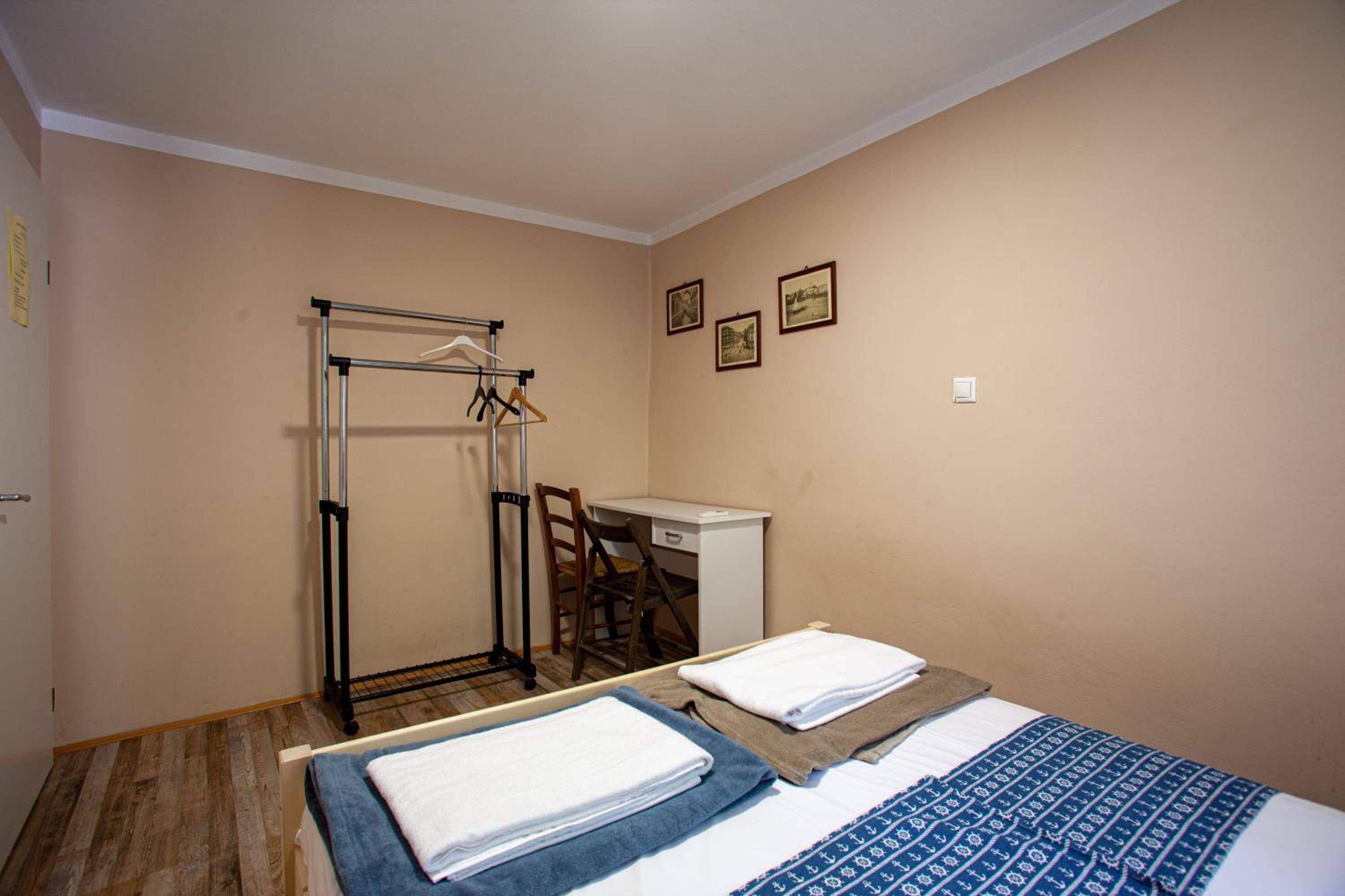 Double Room with Shared Bathroom photo 2