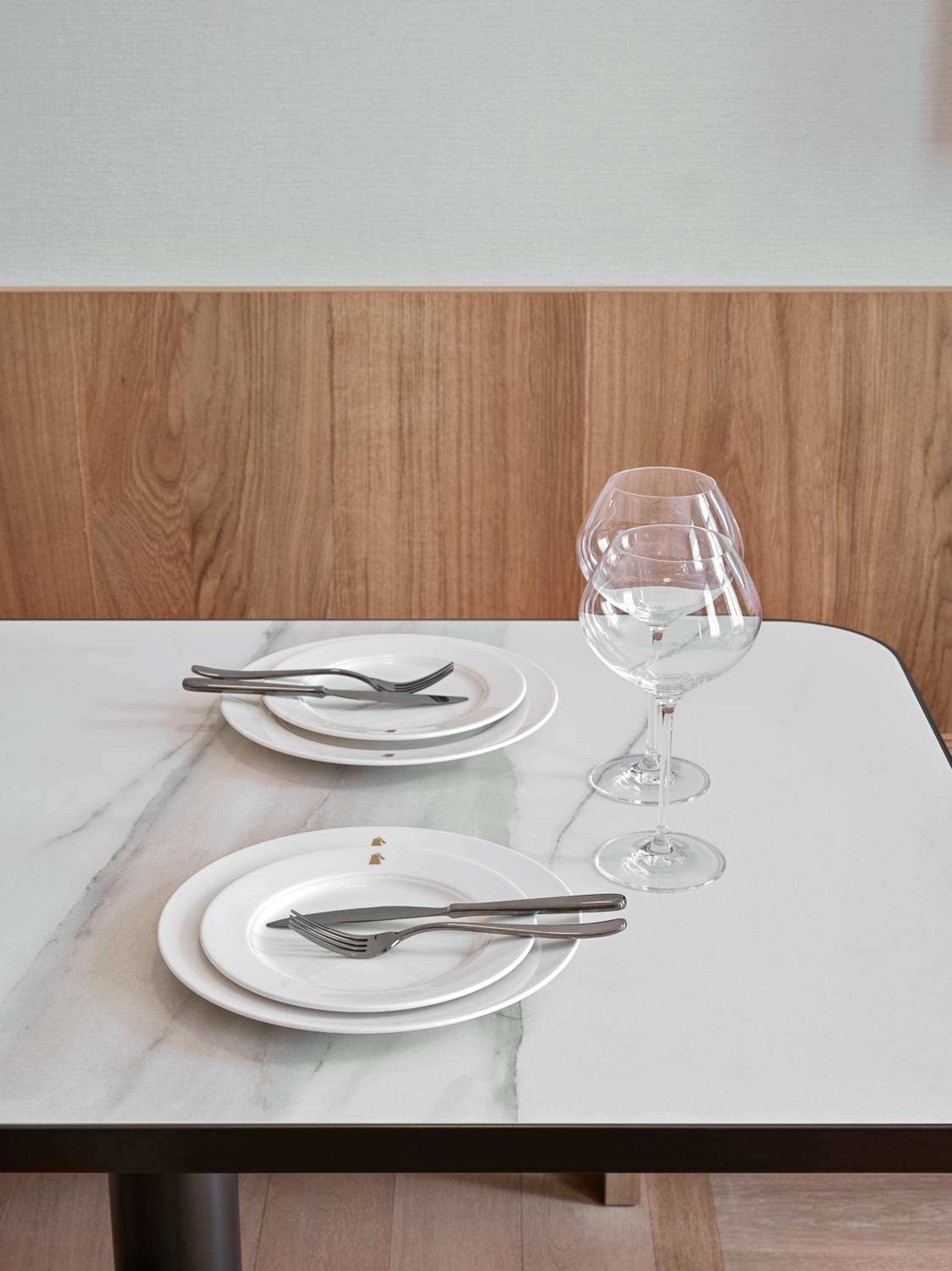 Suite - Photo 5