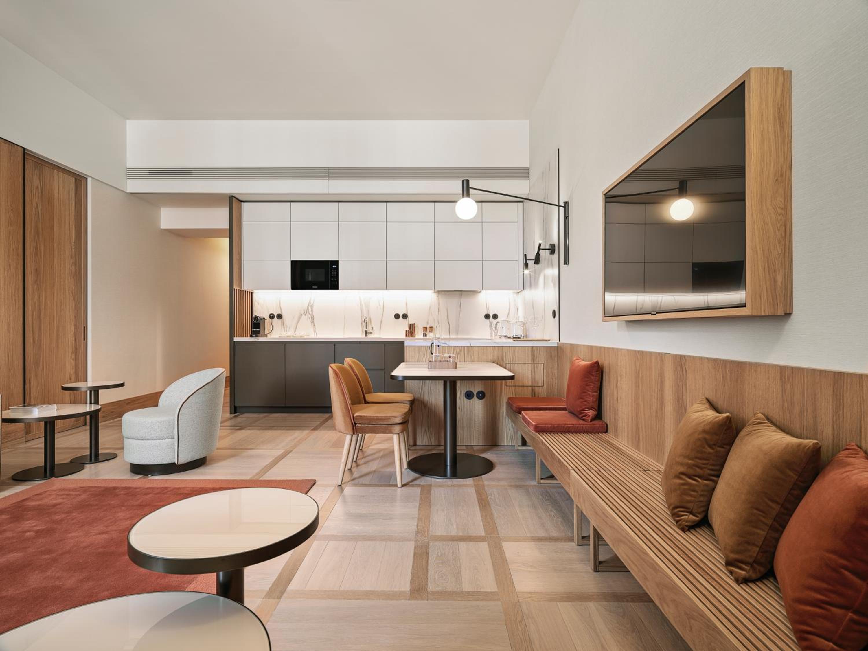 Deluxe Suite - Photo 1