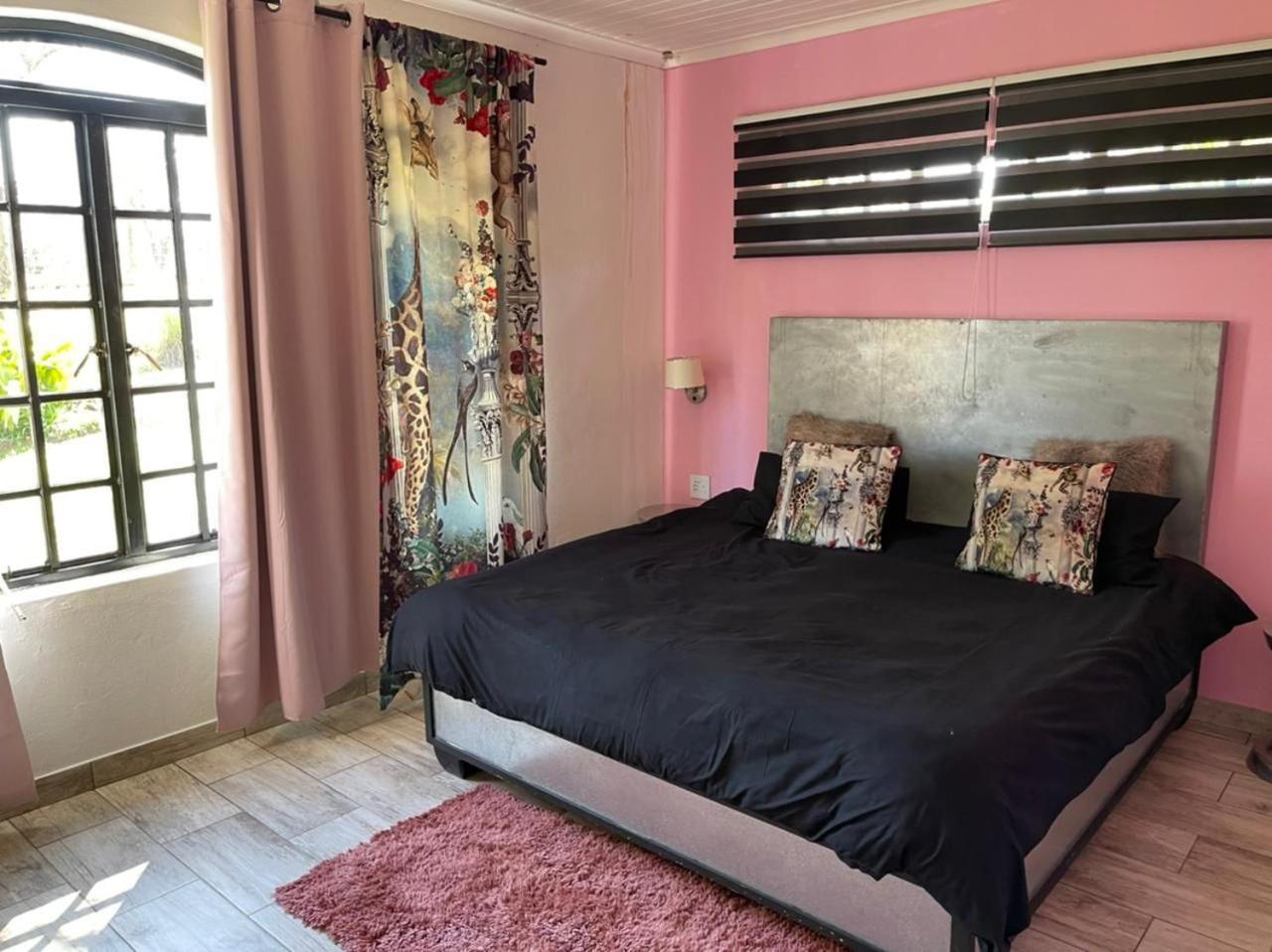 Superior Suite - Photo 7