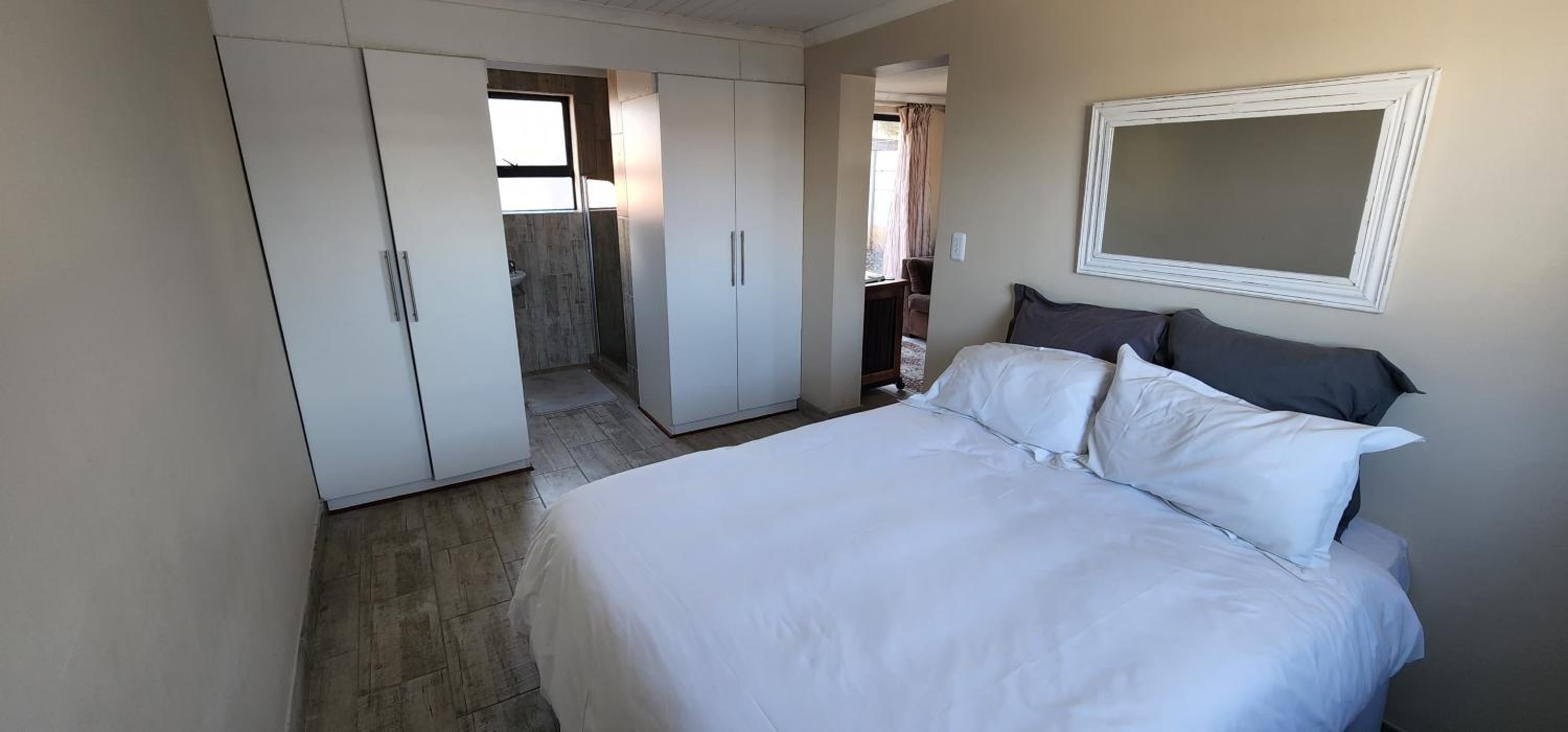 Apartment - Ground Floor - Photo 2