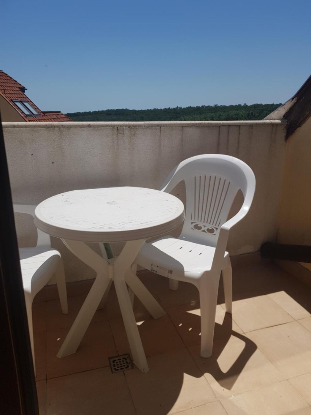 Apartment with Balcony photo 2